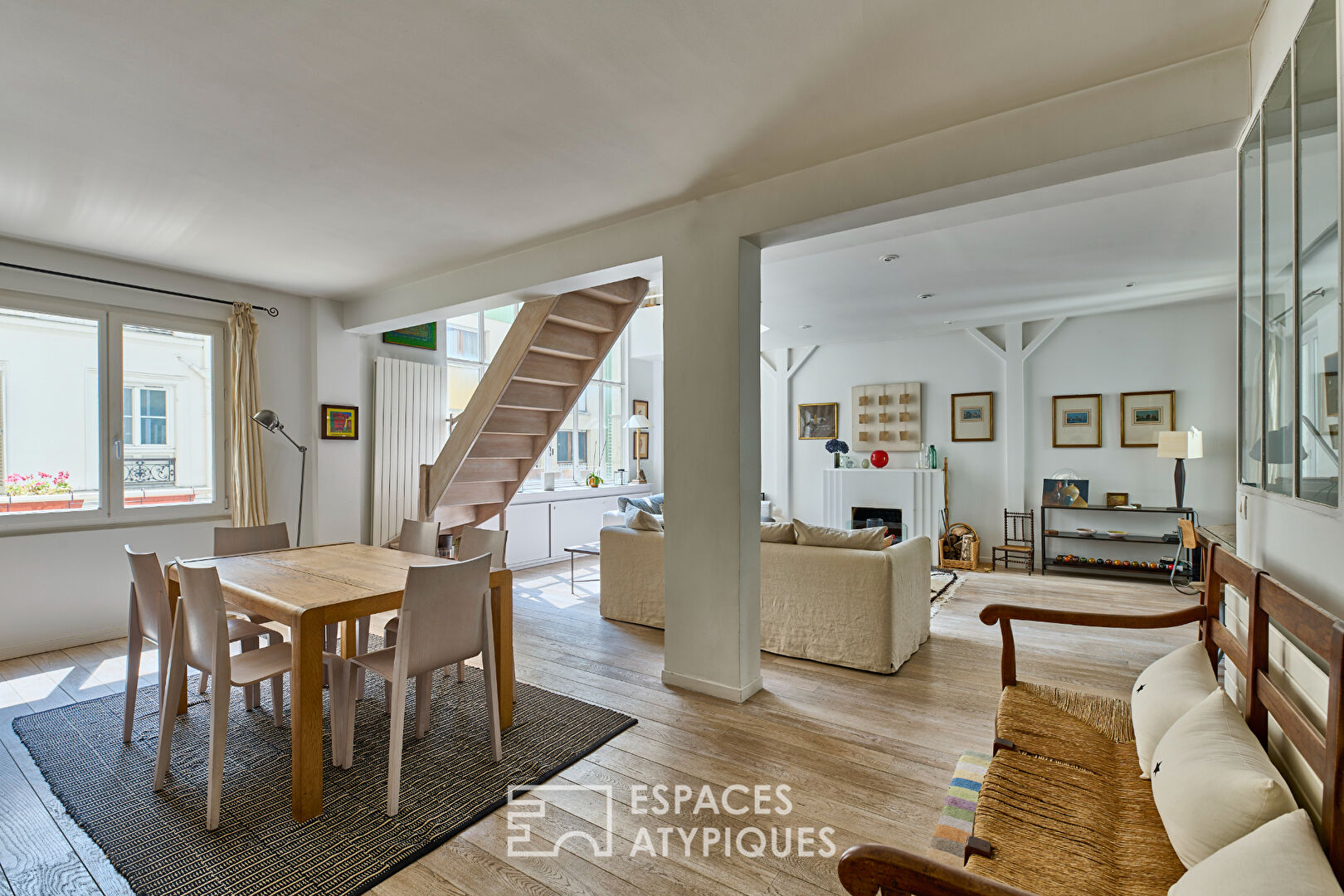 Photo Ancien atelier d'artiste aménagé en duplex à Montmartre image 6/6