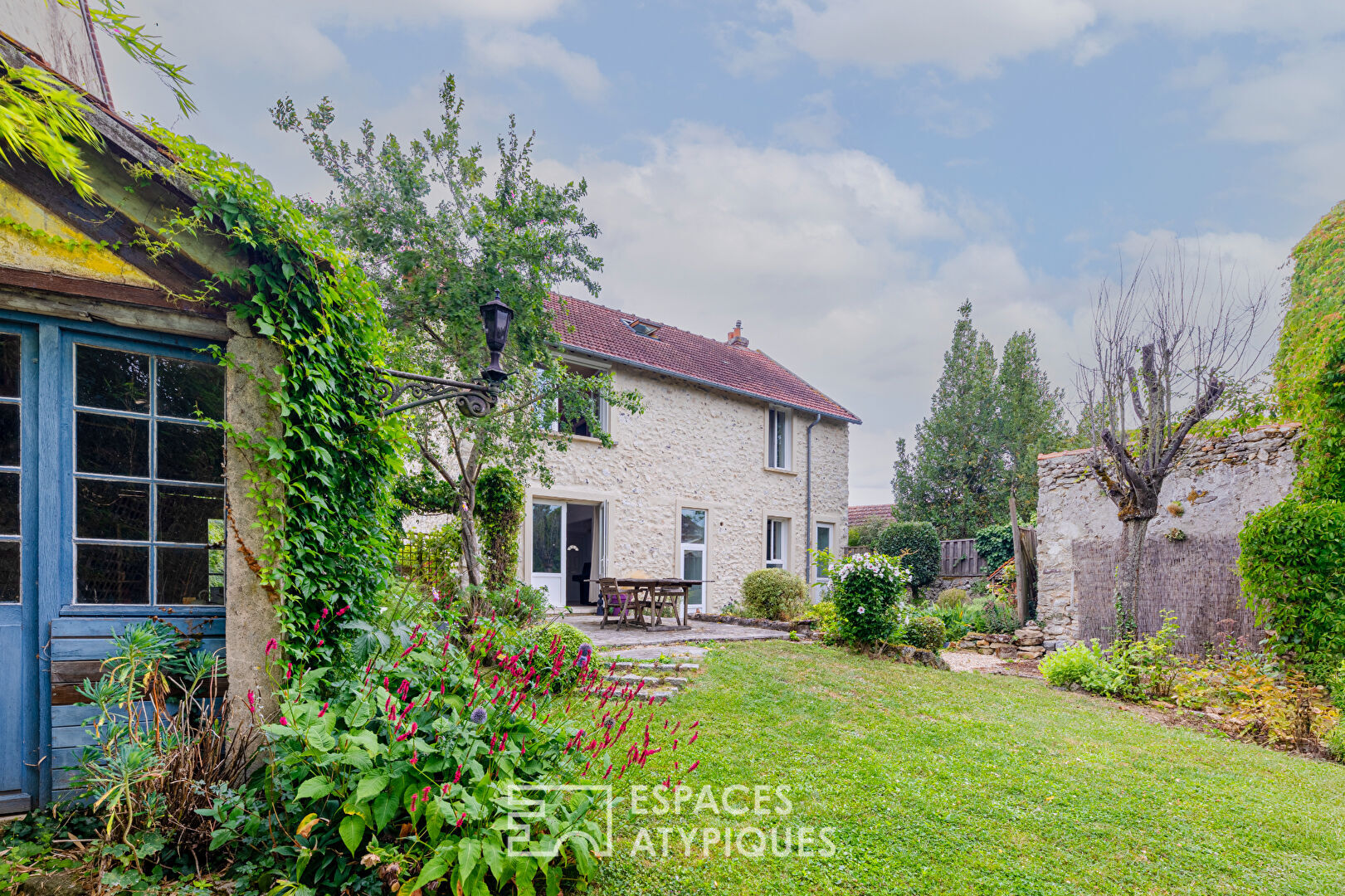 Agence immobilière de Espaces Atypiques Yvelines - ESPACES ATYPIQUES YVELINES