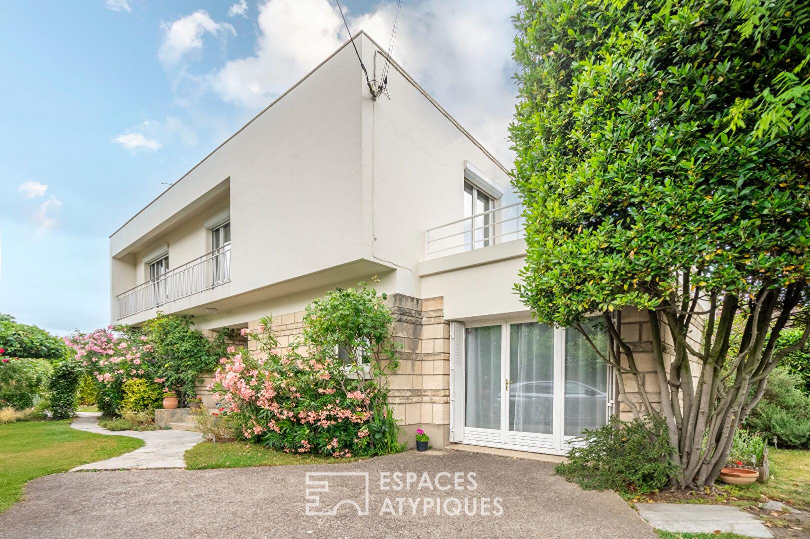 Agence immobilière de ESPACES ATYPIQUES SEINE SAINT DENIS