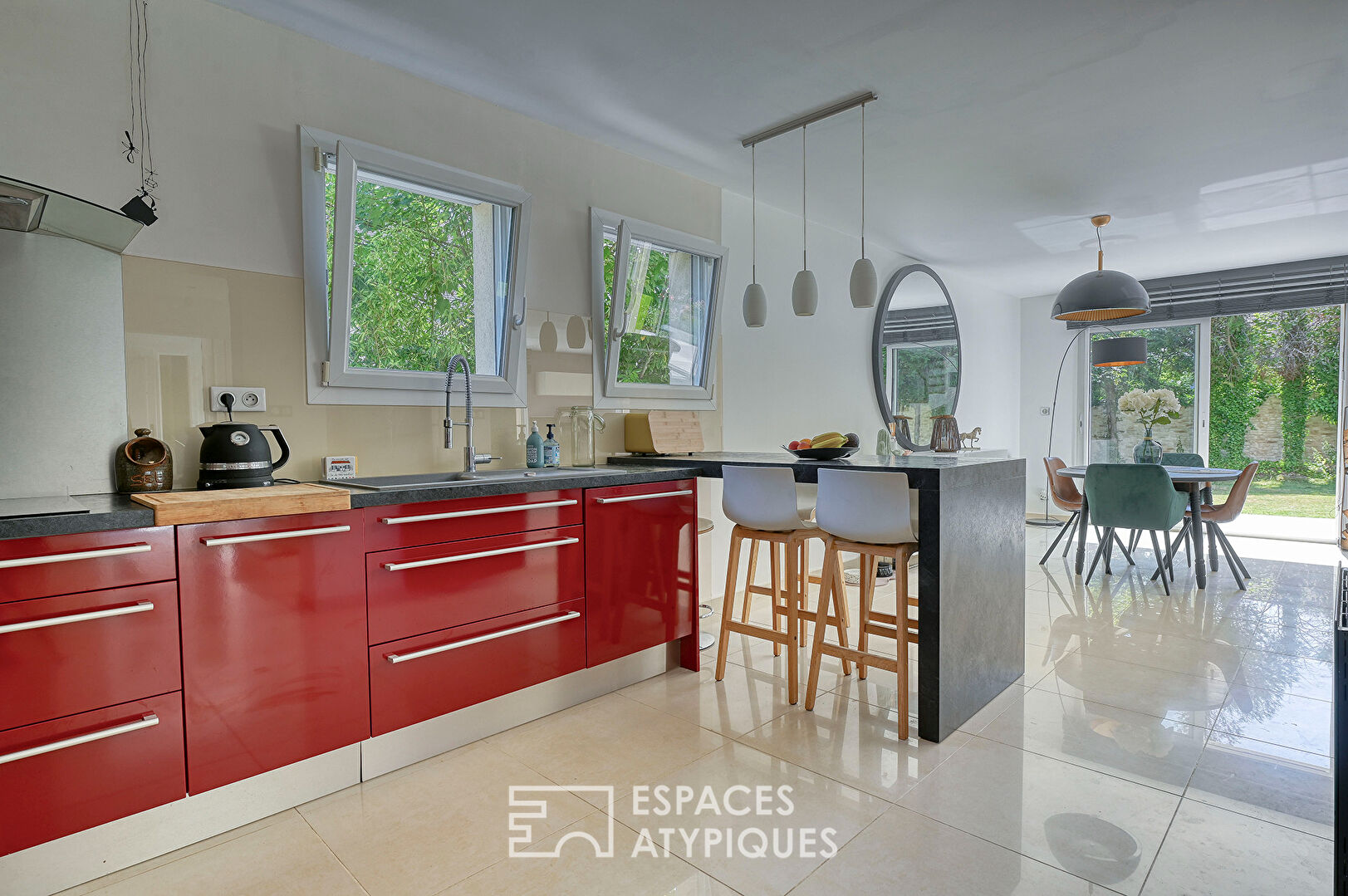 Photo Maison familiale contemporaine à pieds du centre de Montfort l'Amaury image 6/6