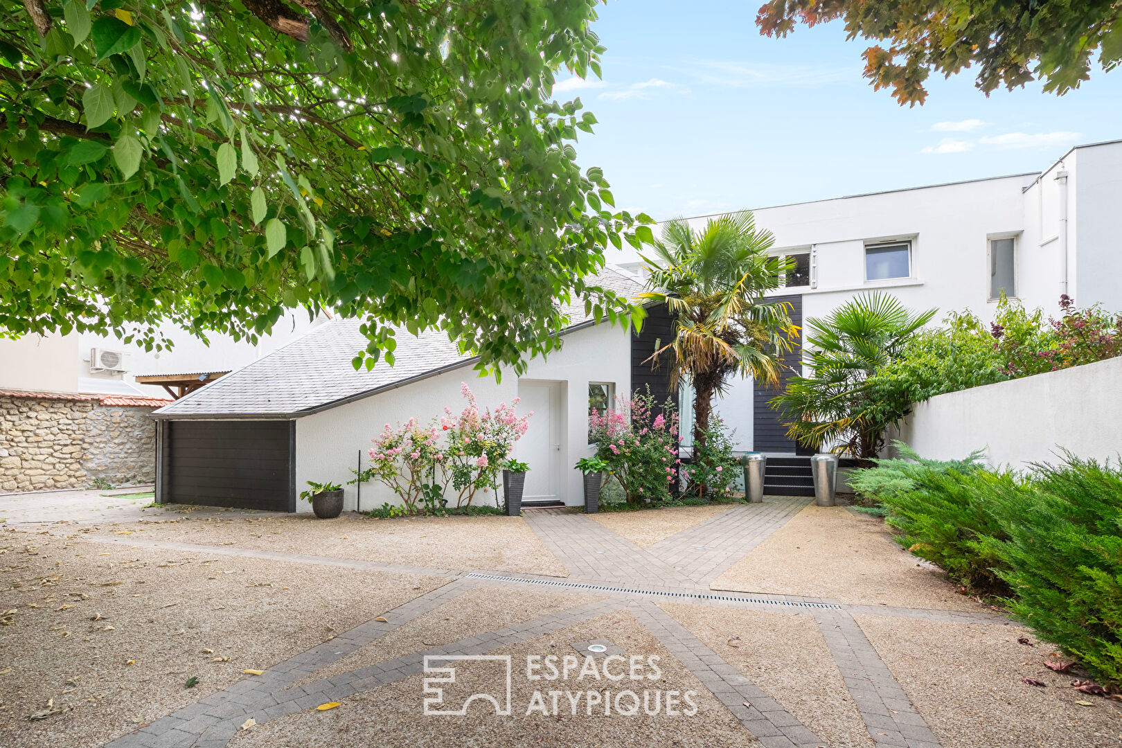 Agence immobilière de ESPACES ATYPIQUES VAL DE MARNE