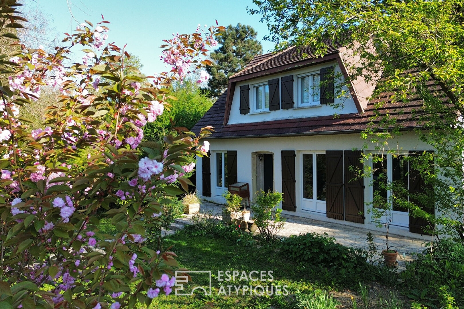 Photo Maison rénovée avec ponton sur l'Île de Vaux : les charmes des bords de Seine image 2/6