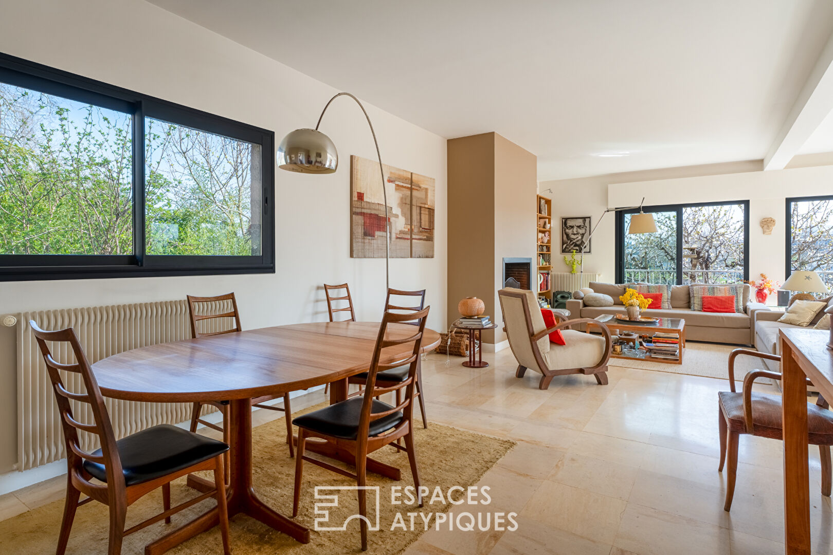 Photo Maison d'architecte des années 70 avec une vue magnifique sur les bords de Seine image 5/6