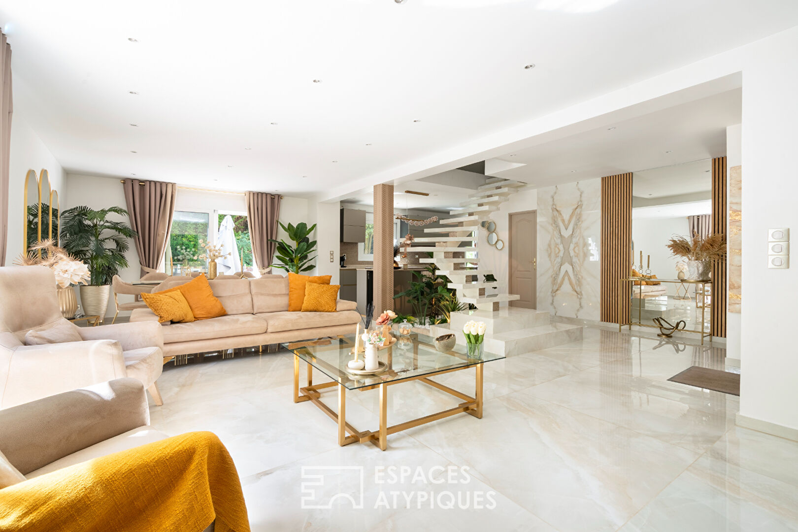 Agence immobilière de ESPACES ATYPIQUES VAL DE MARNE