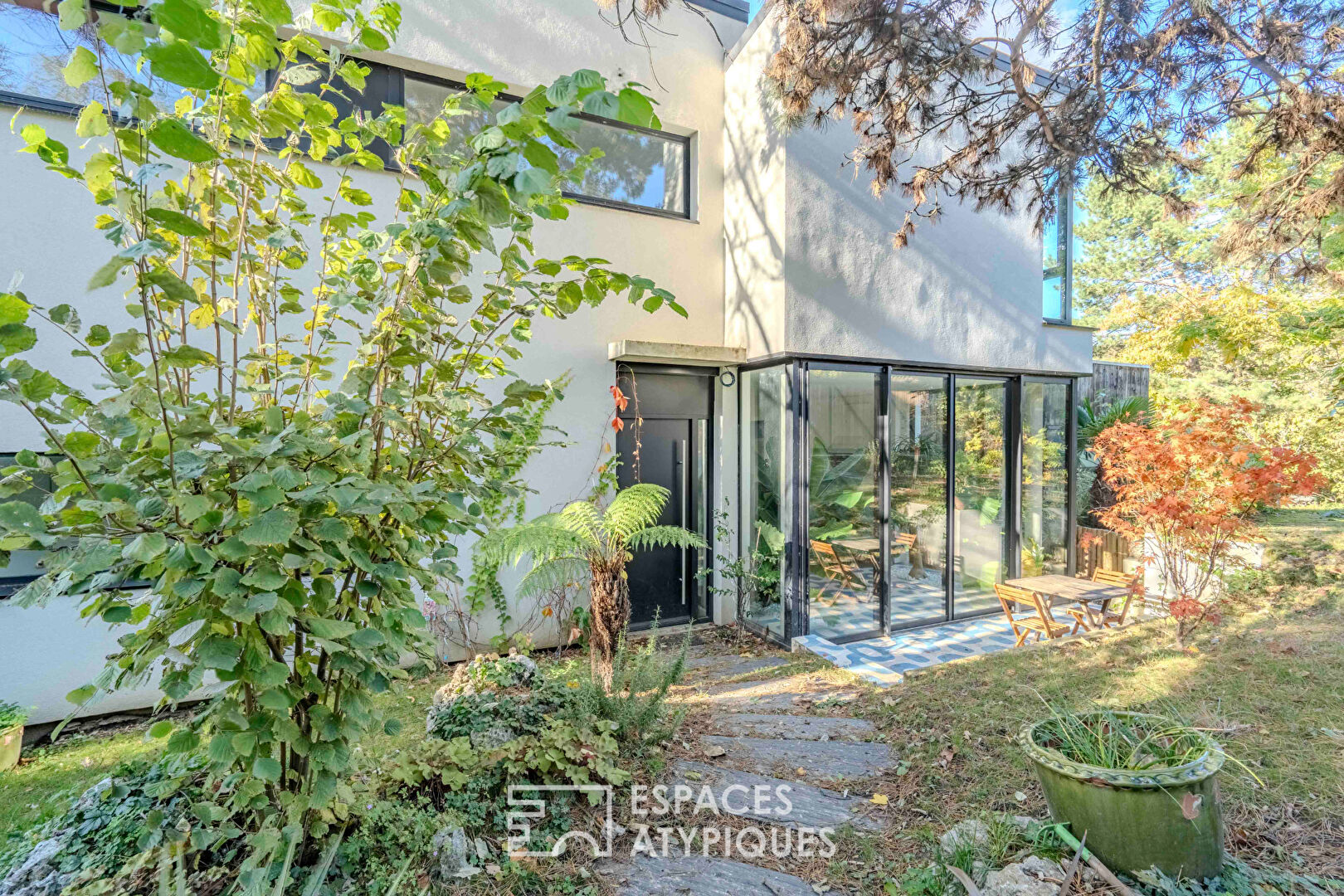 Photo Maison d'architecte sur la colline des impressionnistes à La Celle Saint-Cloud image 2/6