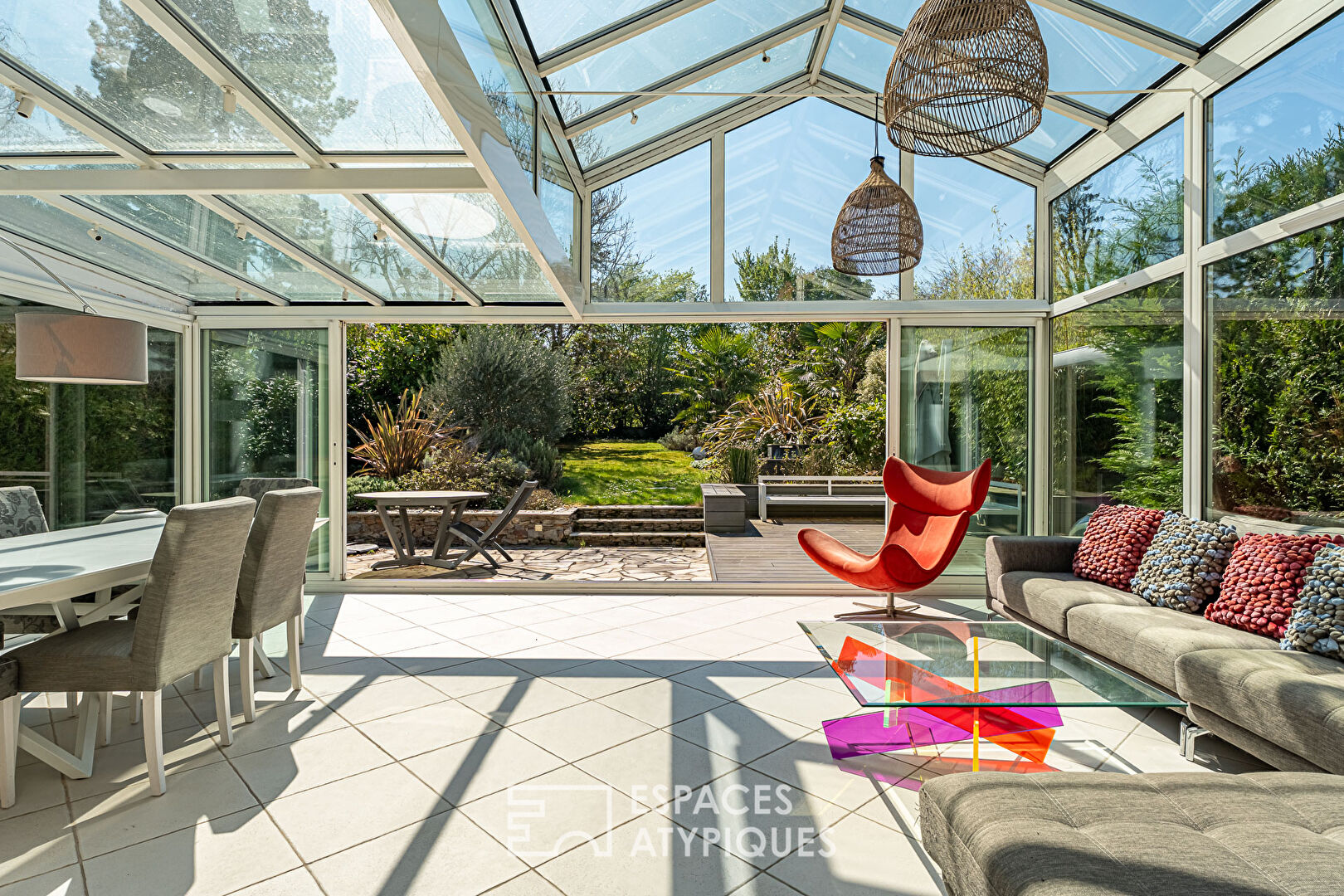 Photo Maison contemporaine aux beaux volumes quartier La Châtaigneraie à Rueil-Malmaison image 4/6