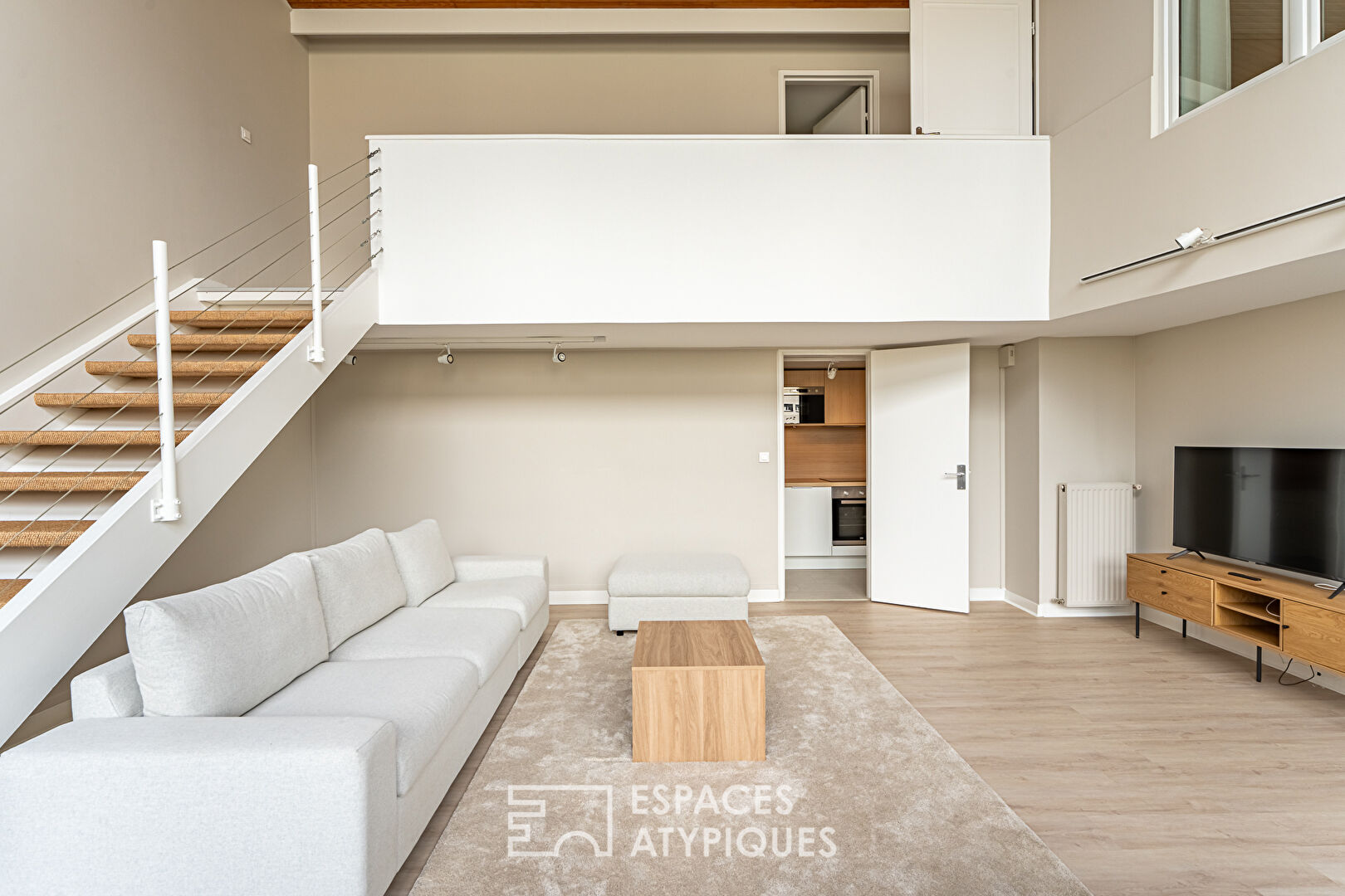 Photo Atelier d'artiste en duplex, esprit maison image 4/6