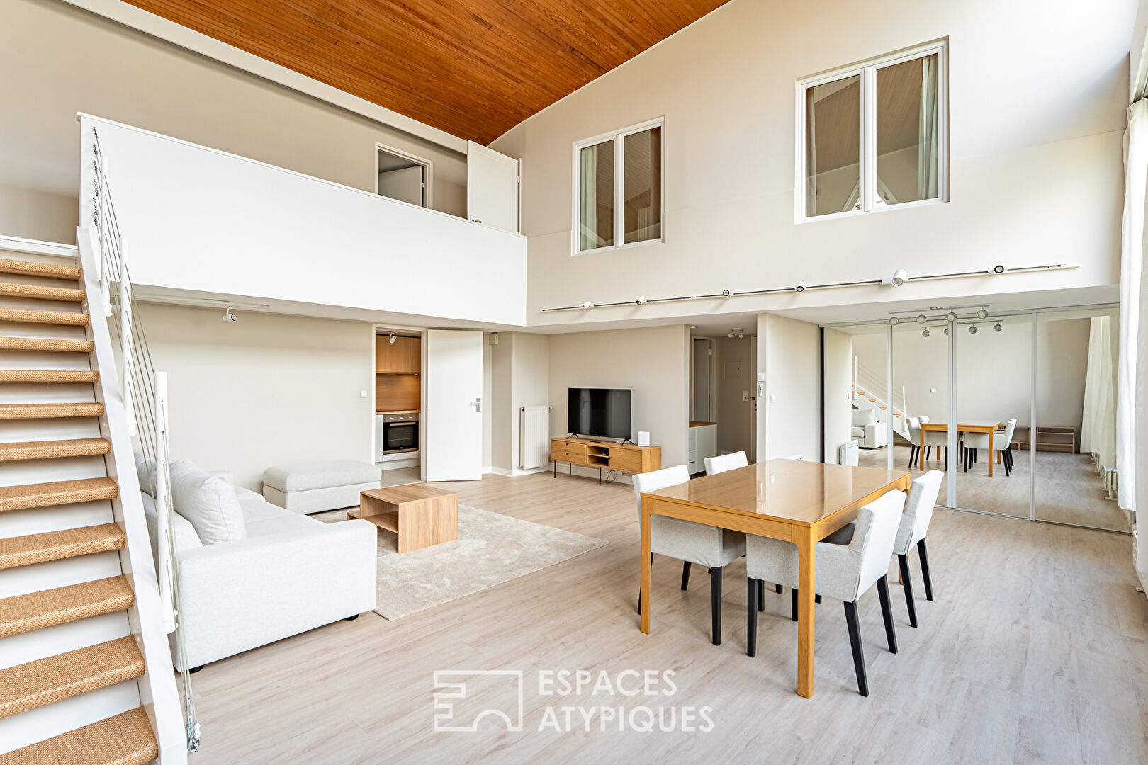 Photo Atelier d'artiste en duplex, esprit maison image 6/6