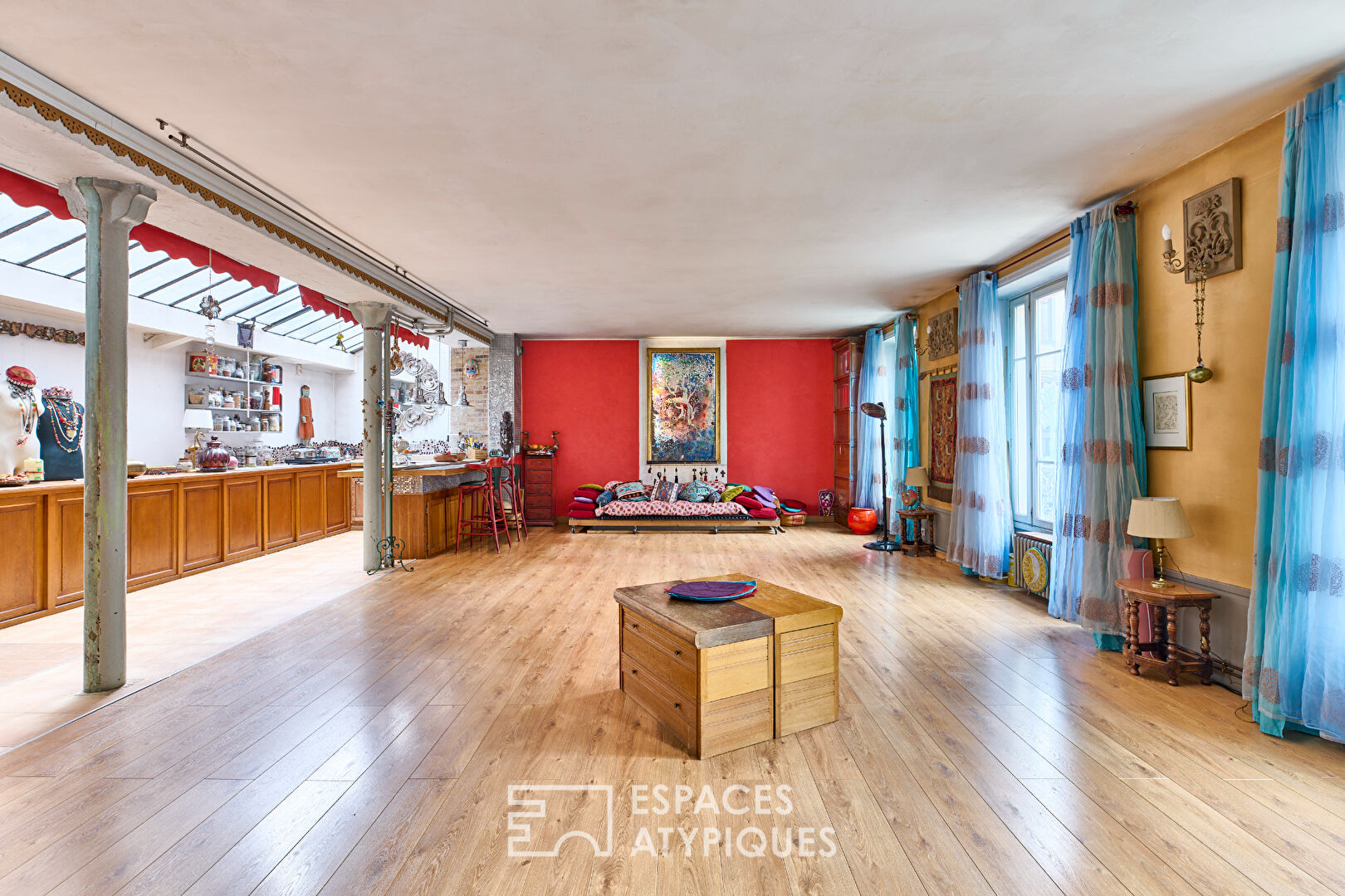 Photo Ancienne salle de yoga esprit loft avec balcon image 6/6