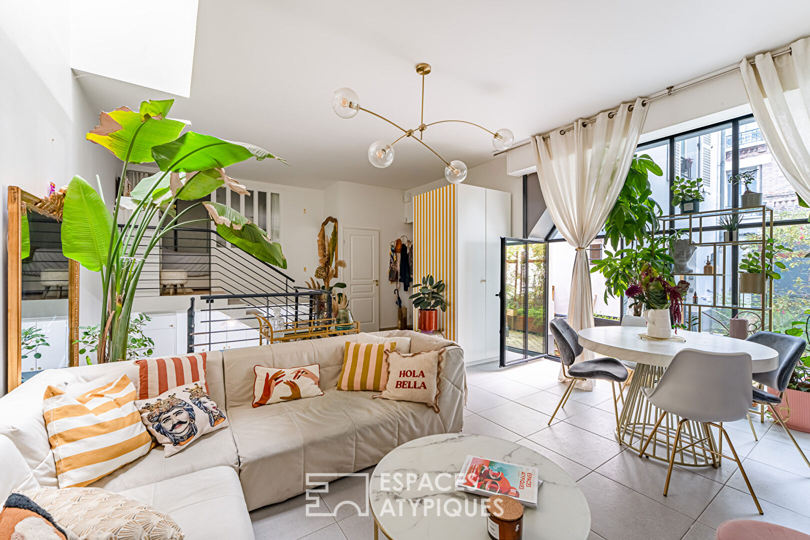 Photo Espace ouvert avec mezzanine fermée et souplex en hyper-centre image 3/6