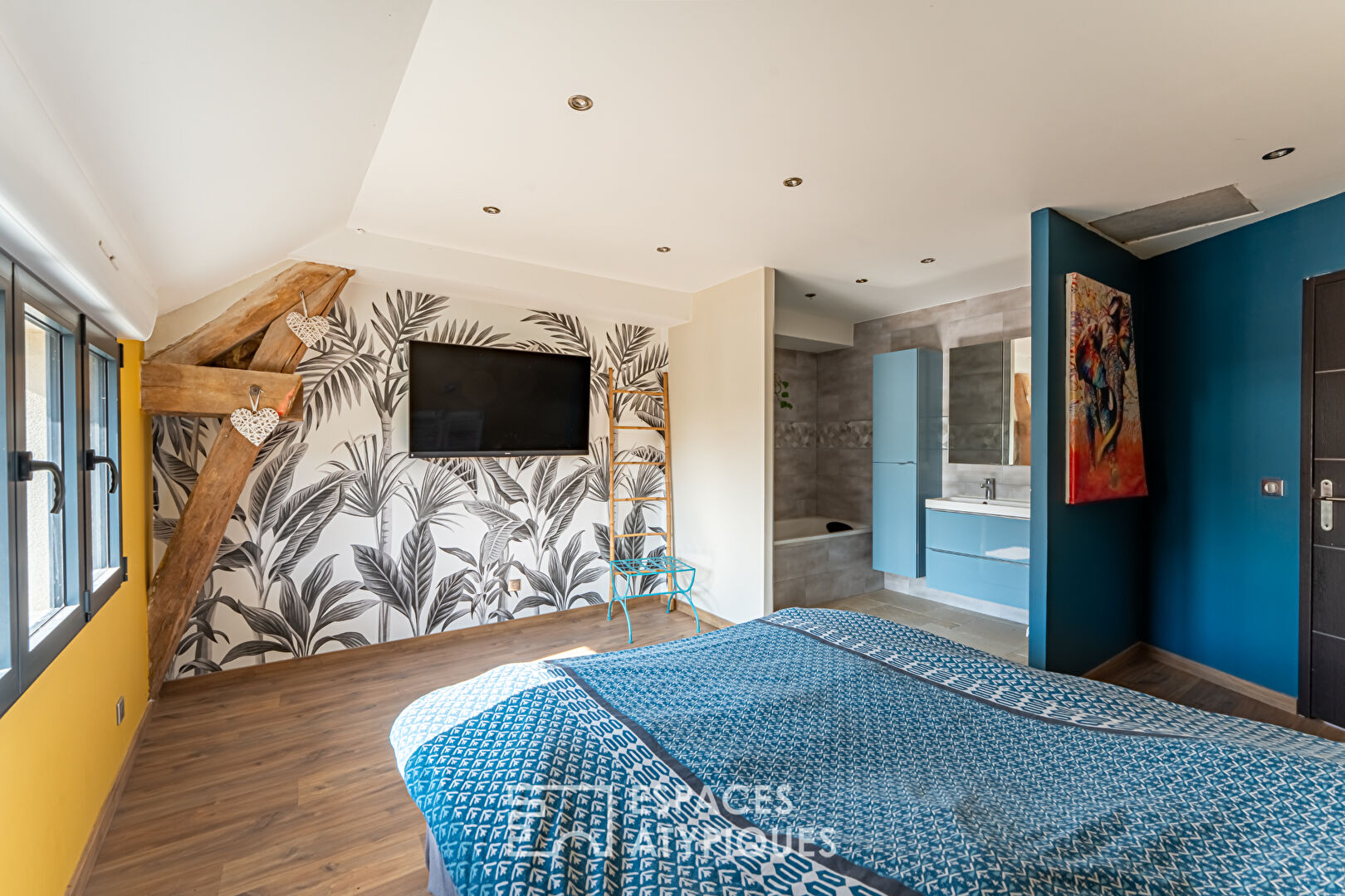 Photo Maison de charme contemporaine avec piscine à Sonchamp image 5/6