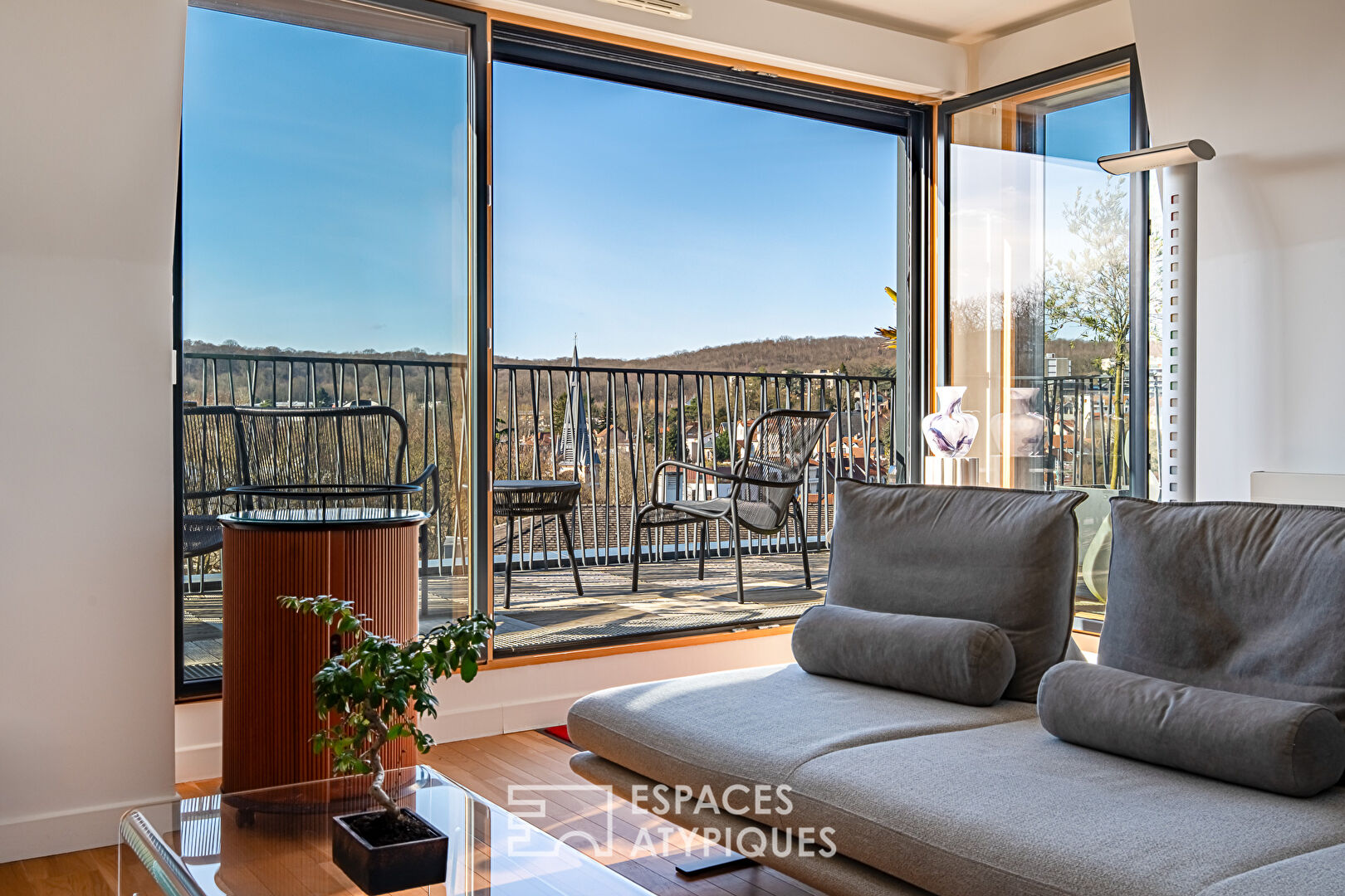 Agence immobilière de ESPACES ATYPIQUES Hauts de Seine