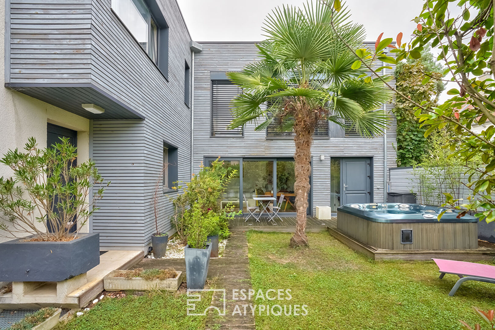 Agence immobilière de ESPACES ATYPIQUES Hauts de Seine