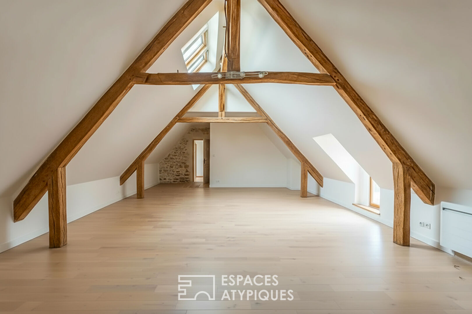 Agence immobilière de Espaces Atypiques Yvelines - ESPACES ATYPIQUES YVELINES