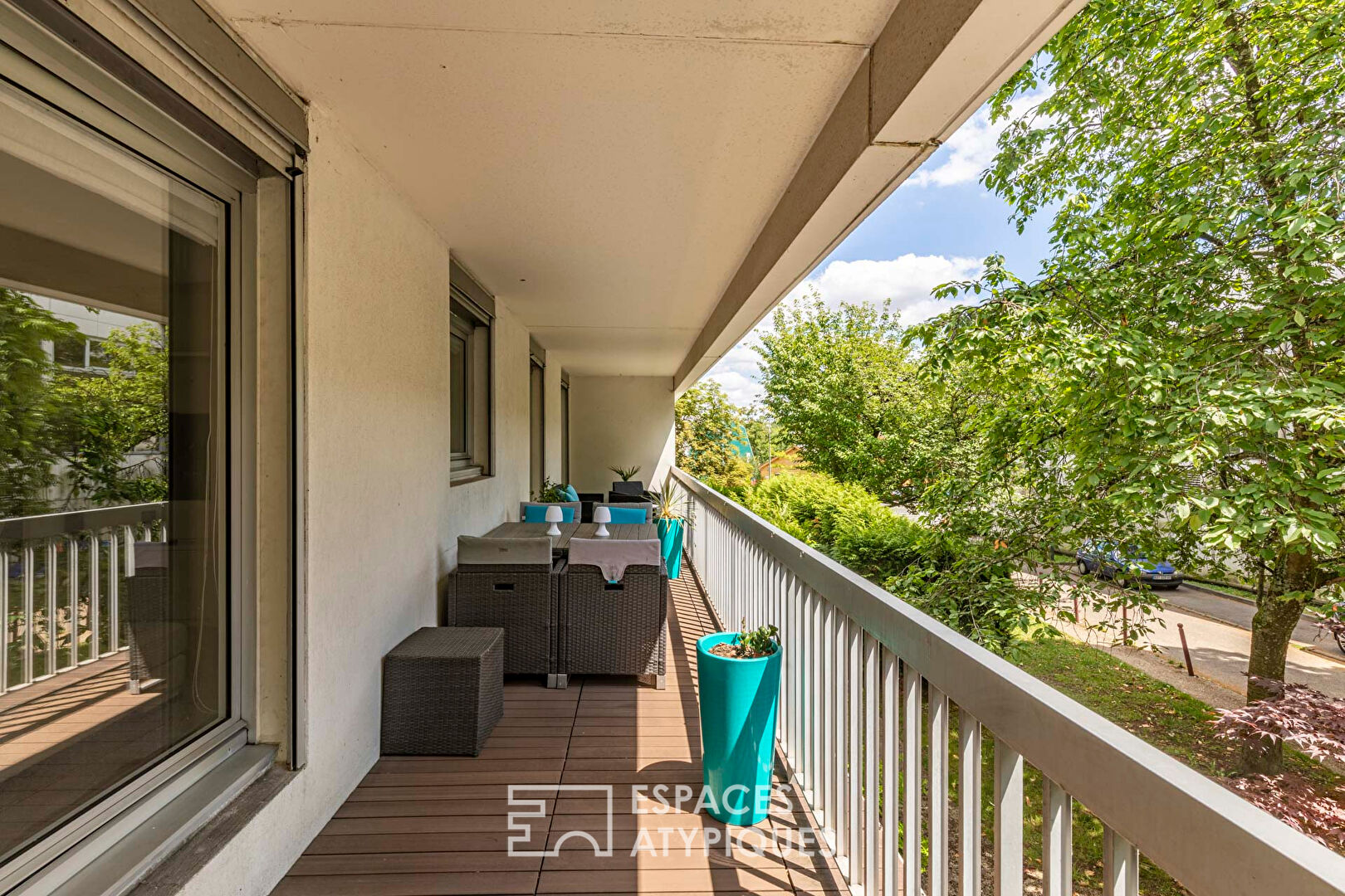 Photo Esprit contemporain rénové et réaménagé avec balcon-terrasse et loggia image 2/6