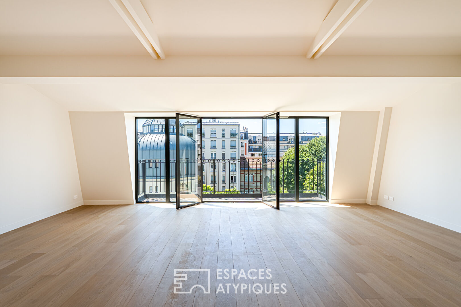 Photo Dernier étage en duplex avec balcons et vue dégagée image 4/6