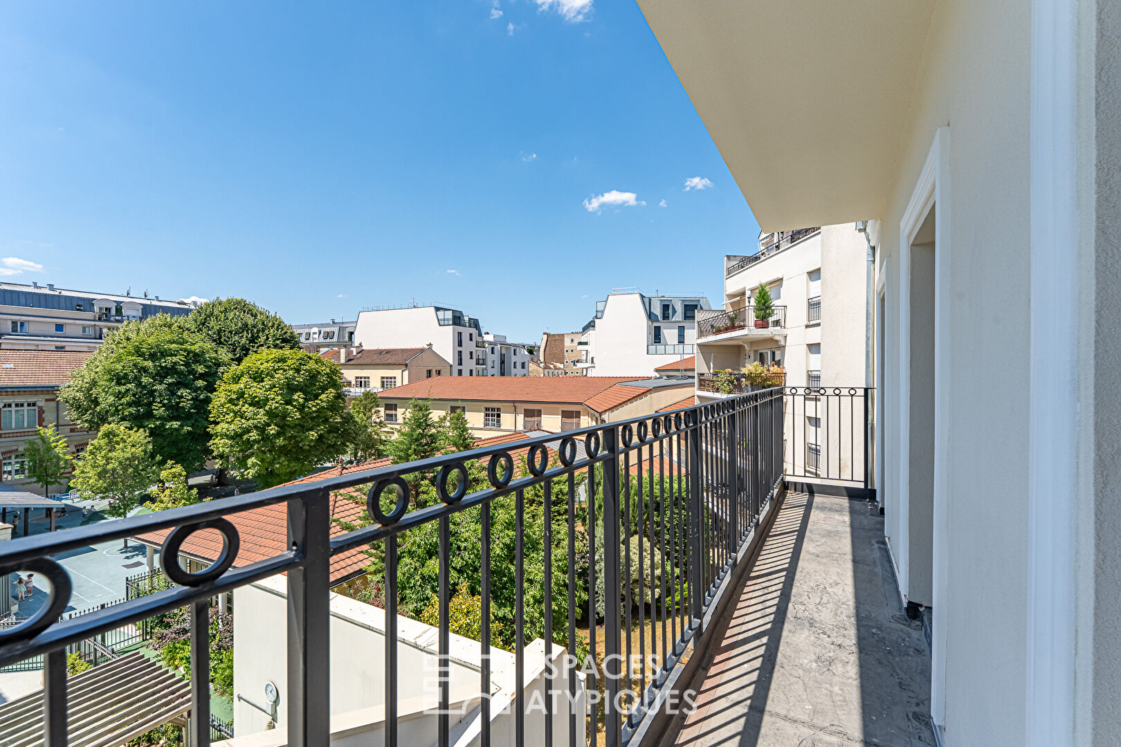 Photo Dernier étage en duplex avec balcons et vue dégagée image 5/6