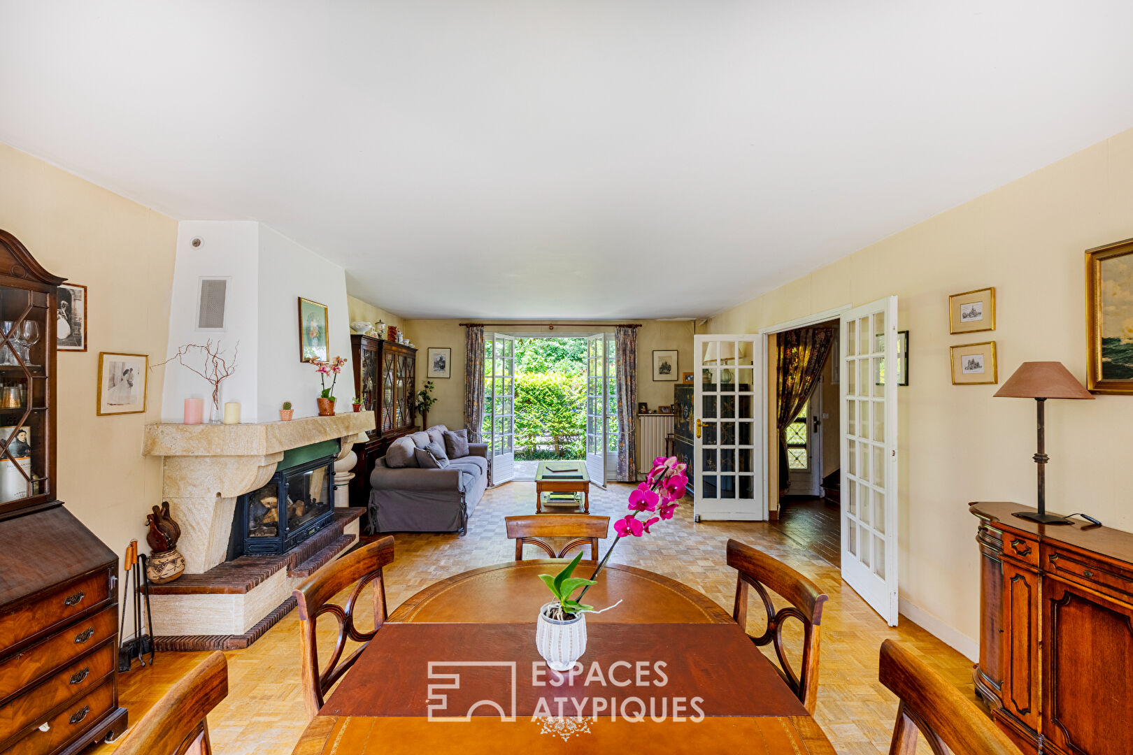 Photo Maison familiale avec terrasse et jardin bucolique au calme absolu image 1/6