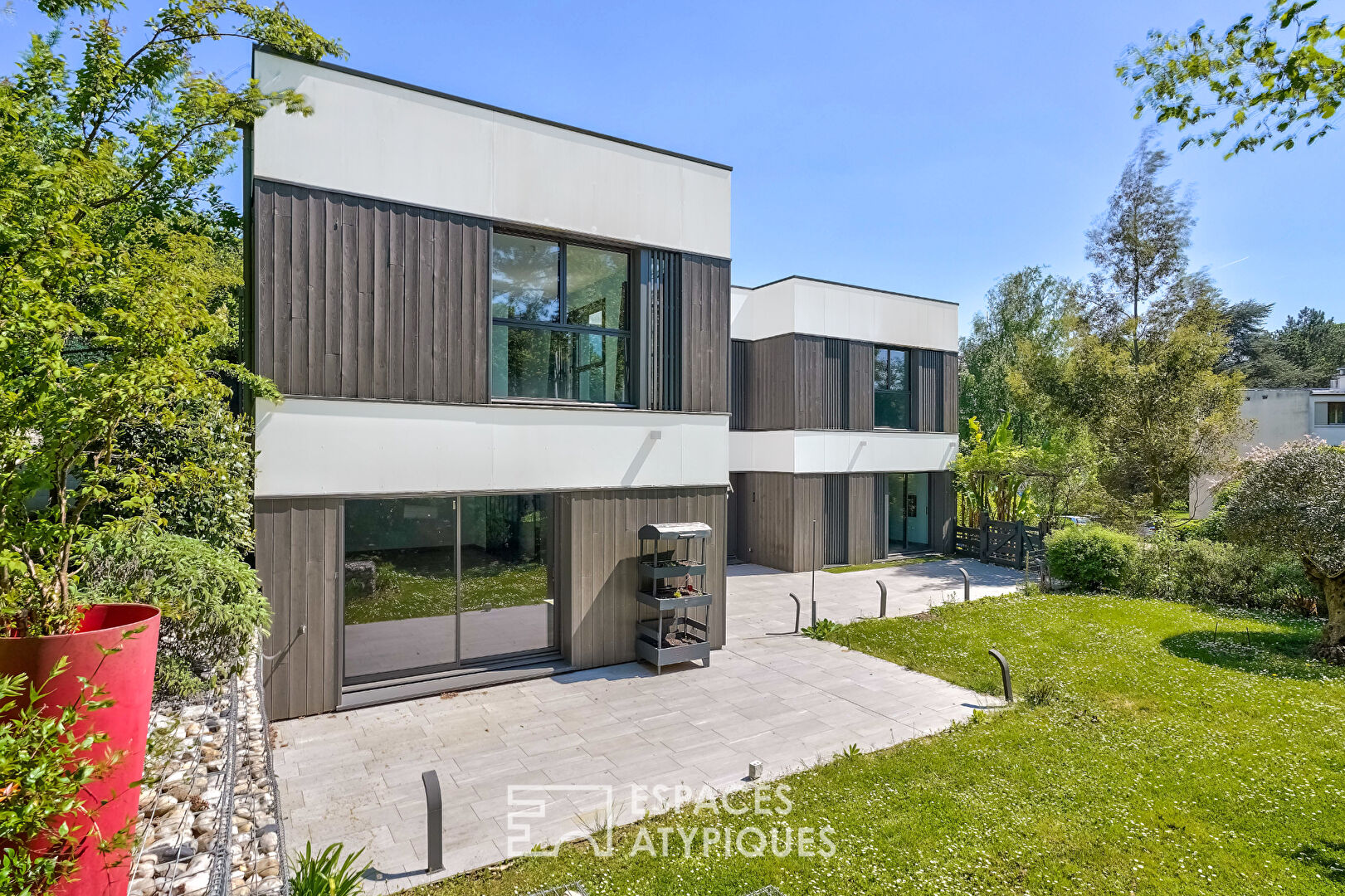Photo Maison d'architecte avec terrasse et jardin sans vis à vis image 3/6