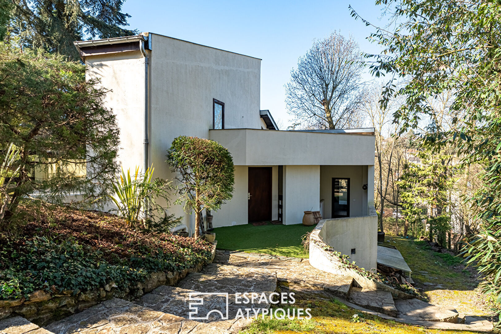 Photo Superbe maison d'Architecte et son appartement indépendant en rez de jardin image 2/6