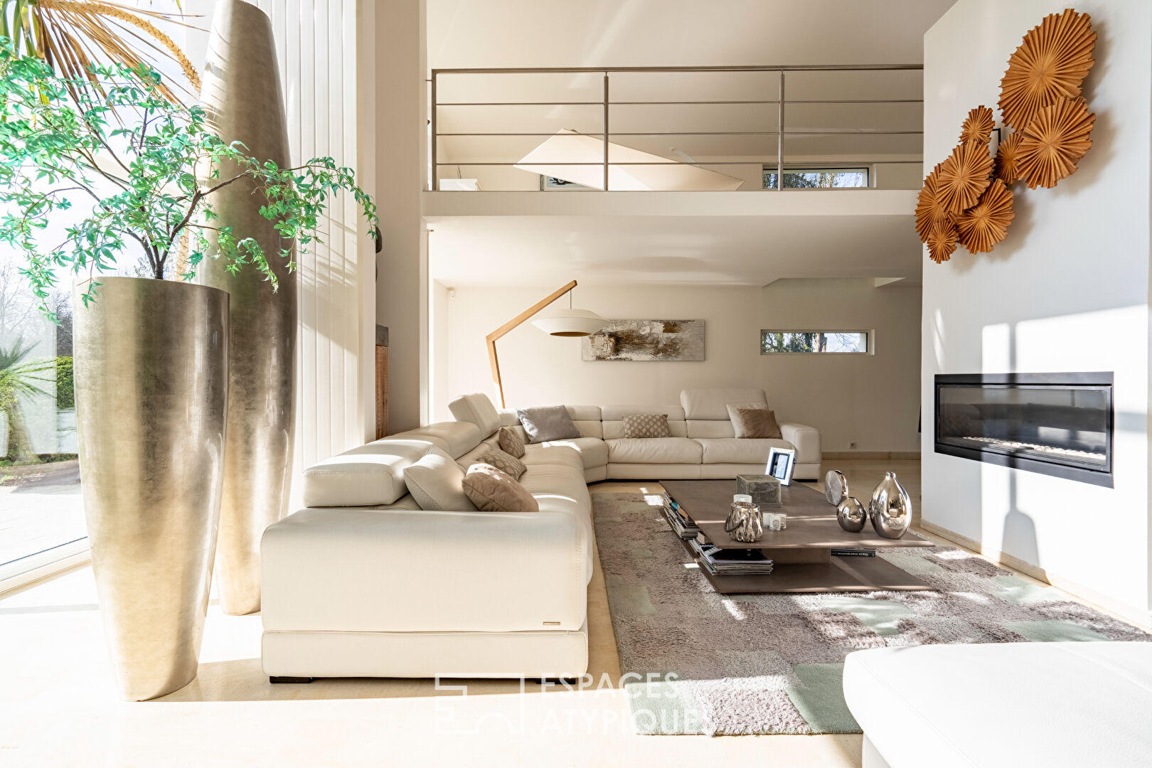 Photo Maison d'Architecte rénovée avec piscine extérieure image 2/6