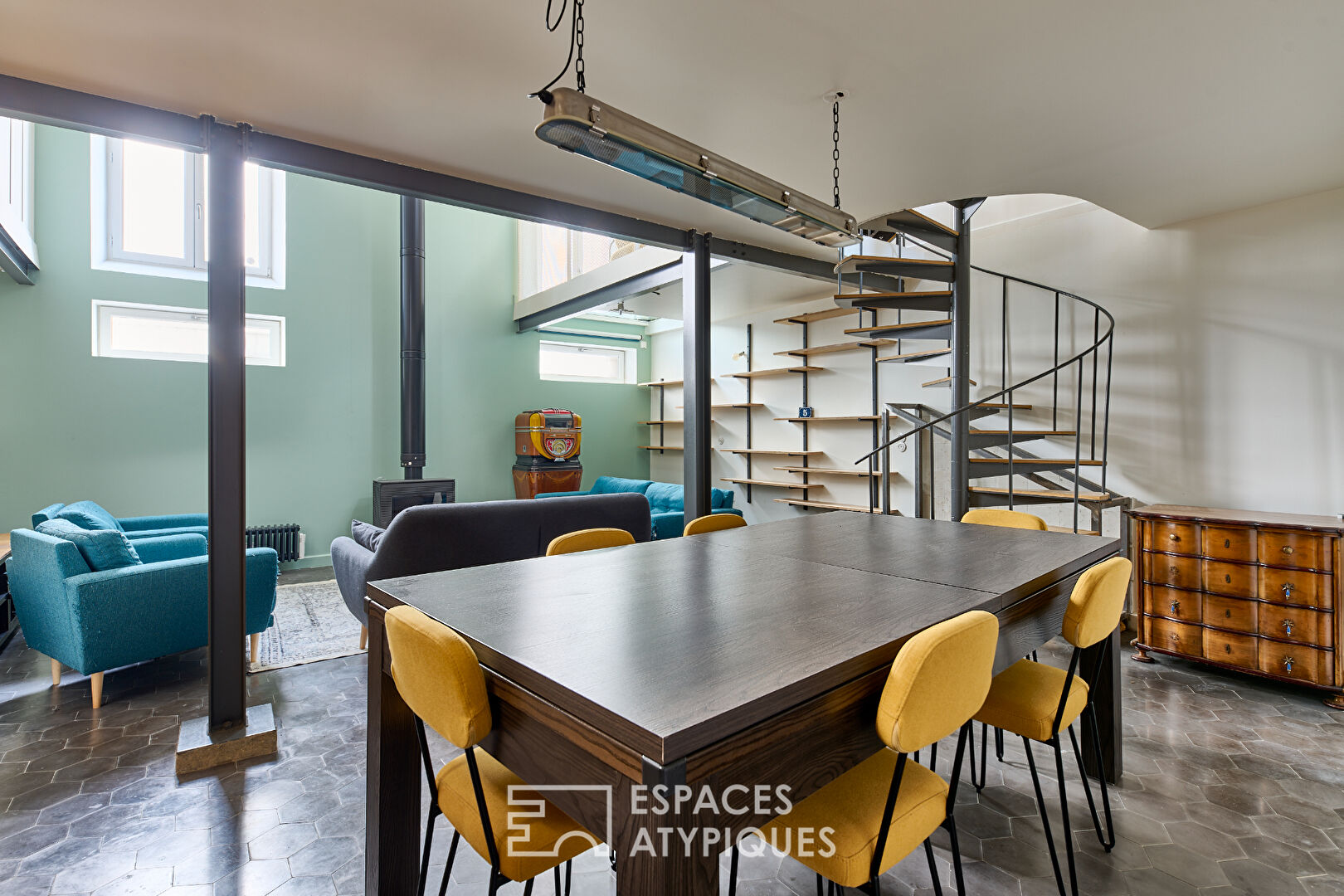 Photo Maison rénovée par architecte avec terrasse proche Halle Pajol image 3/6