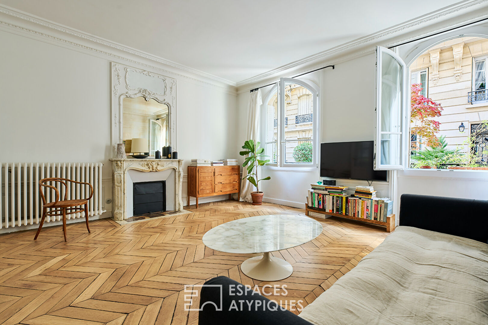 Photo Haussmannien dans voie privée - Quartier Trudaine-Maubeuge image 2/6