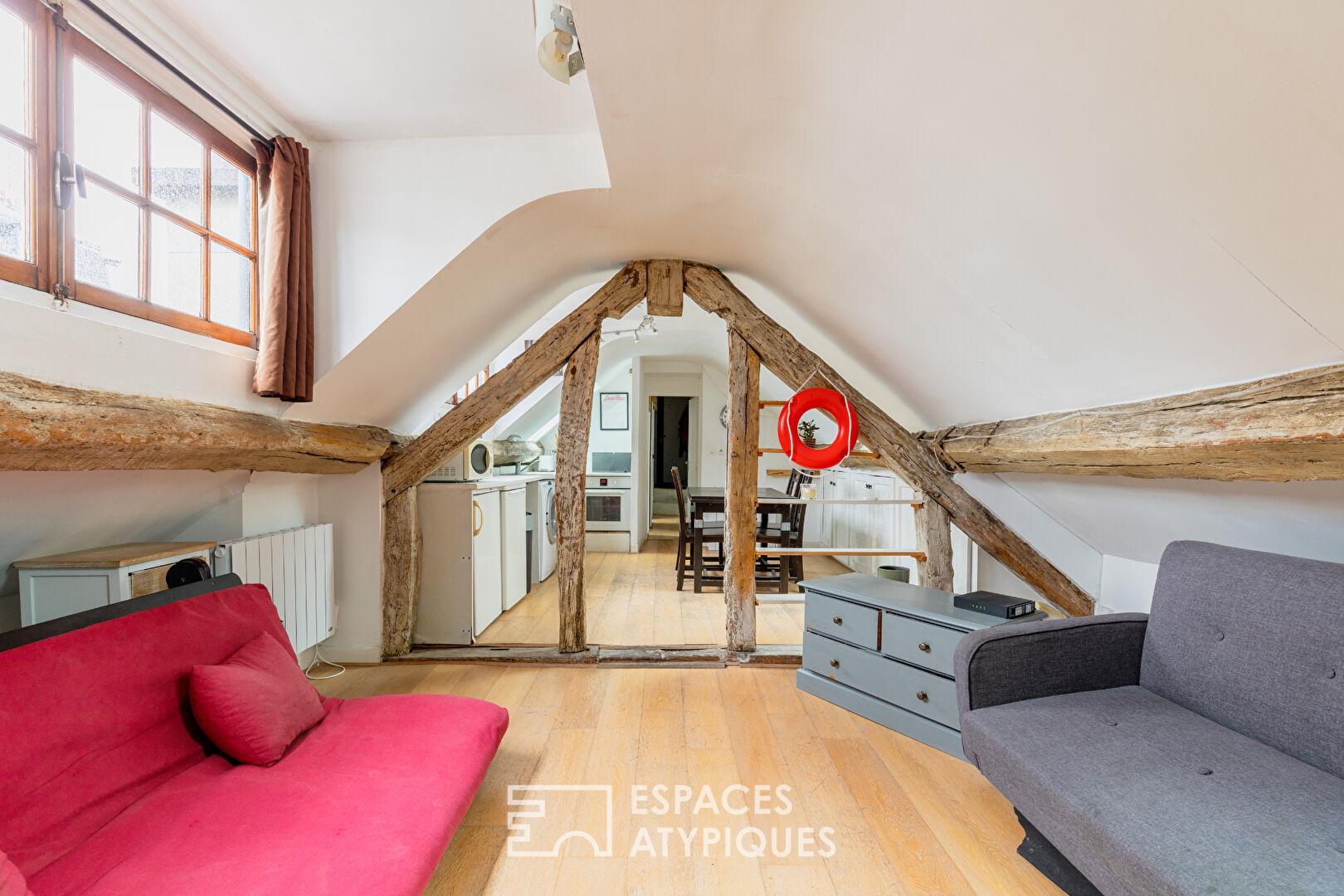 Photo Dernier étage suspendu sous les toits image 2/6