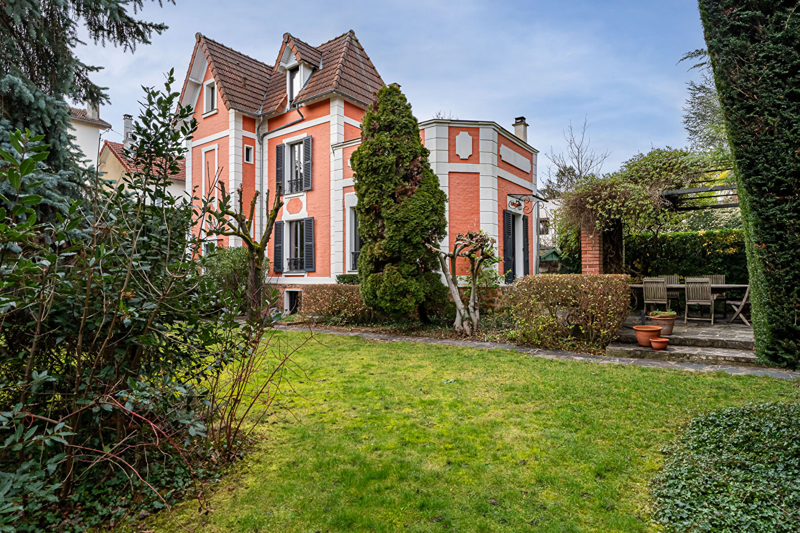 Agence immobilière de ESPACES ATYPIQUES Hauts de Seine