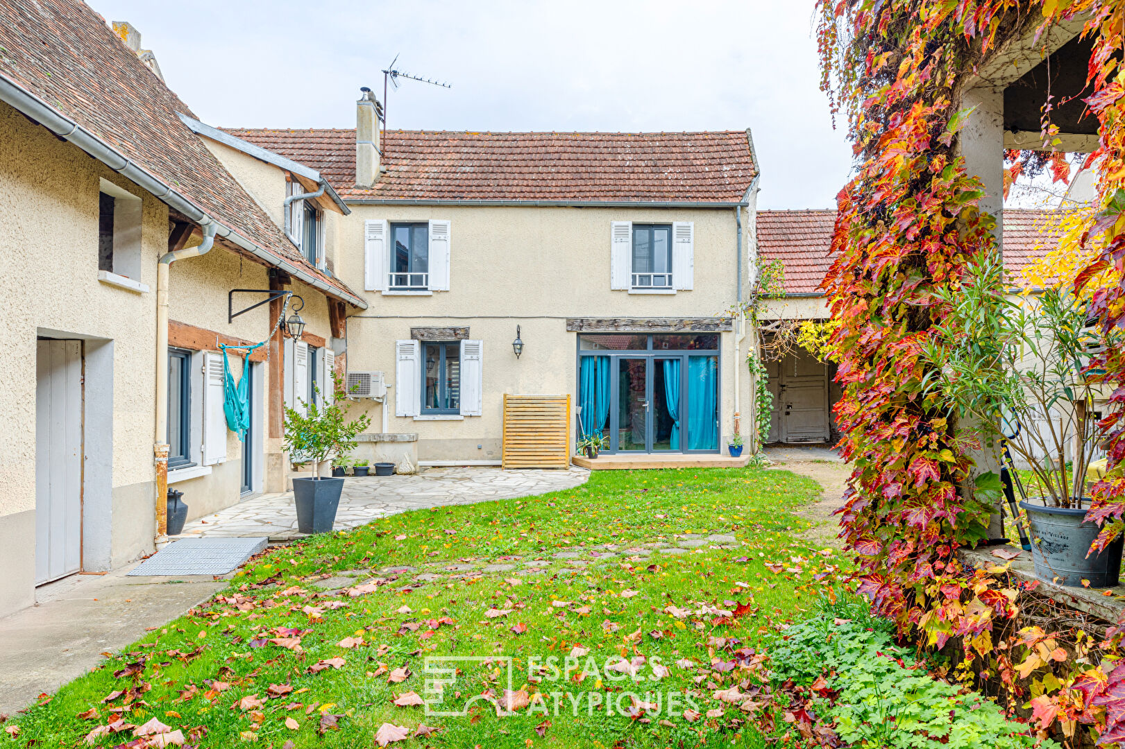 Agence immobilière de Espaces Atypiques Yvelines - ESPACES ATYPIQUES YVELINES