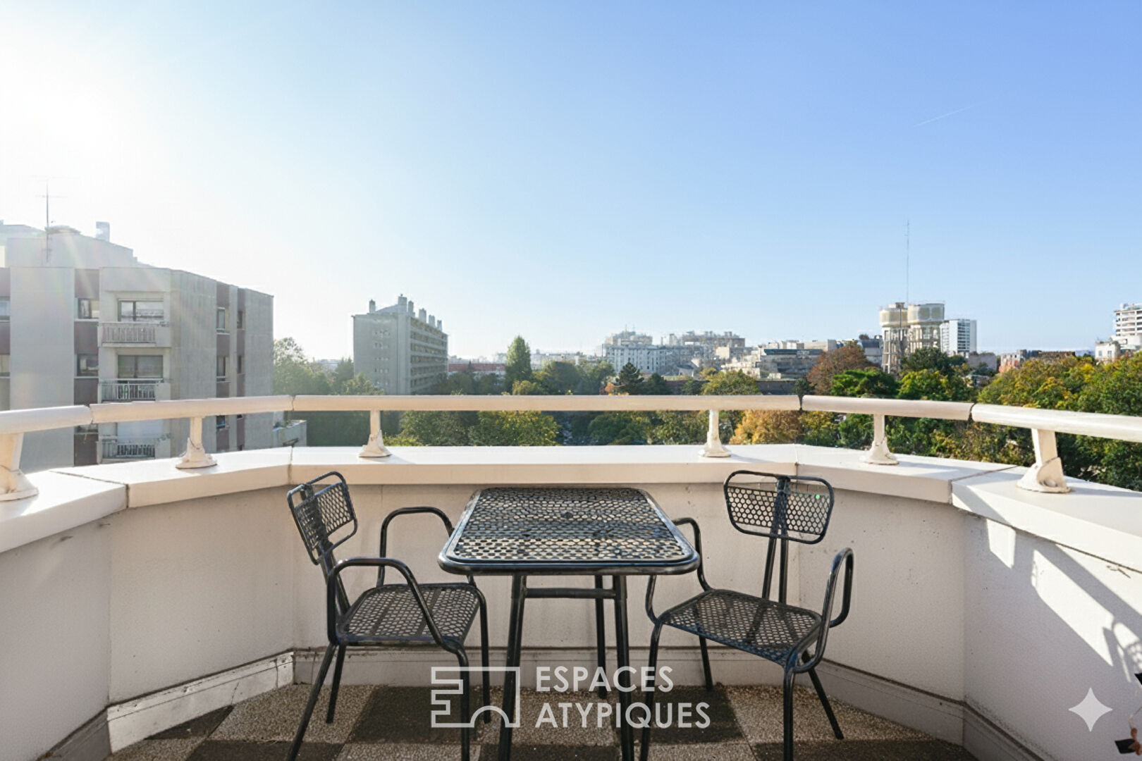 Photo Dernier étage avec balcons et vue dégagée image 2/6