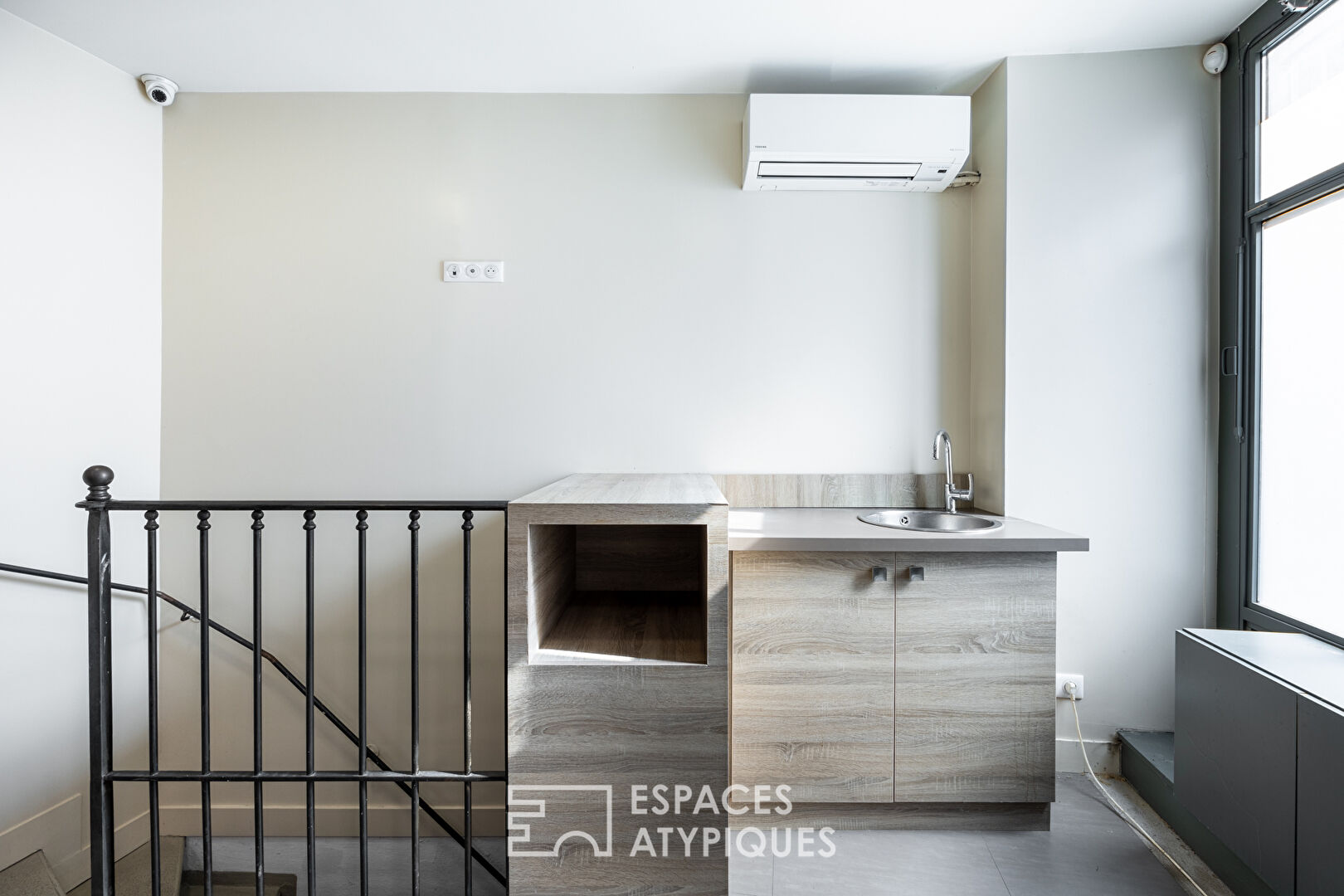 Photo Appartement avec Local commercial rénové attenant, Place de l'Abbé Georges Hénocque image 2/6