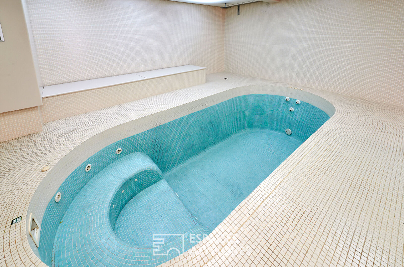 Photo Loft avec piscine et commercialité au Marché Saint-Martin image 6/6