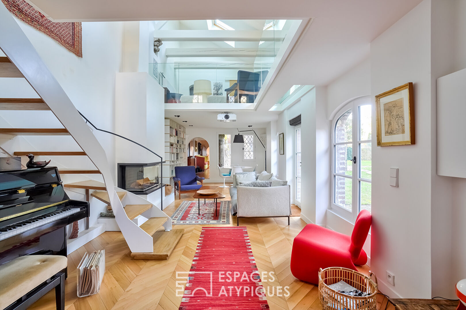 Photo Bâtisse du XIXème style longère entièrement rénovée et sa tourelle image 4/6