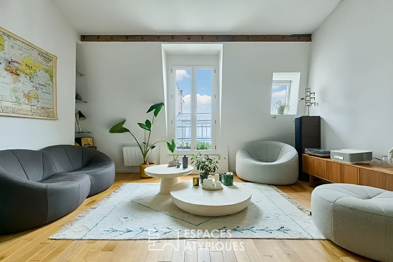 Dernier étage traversant rénové - Quartier Lorette-Martyrs