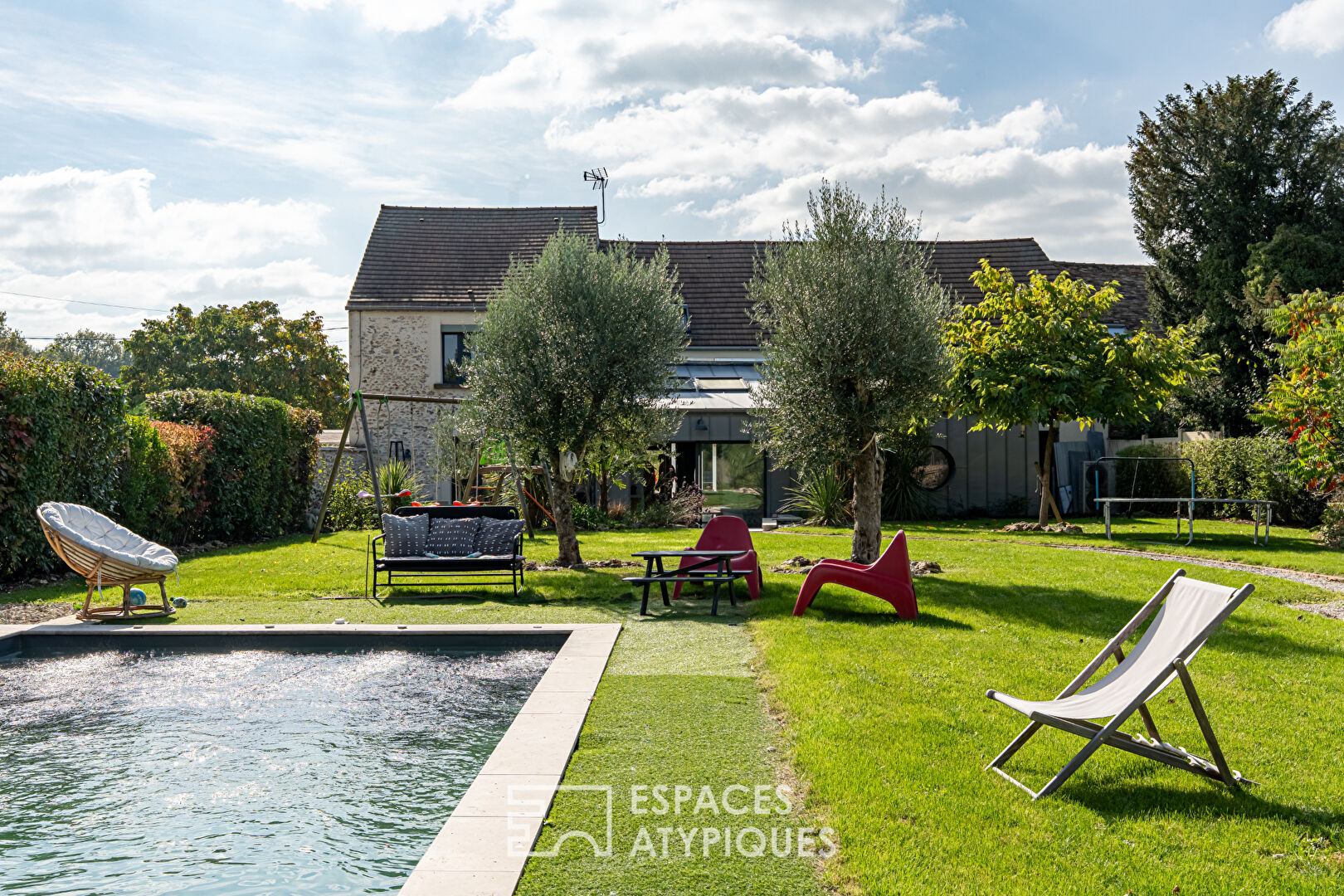 Maison de charme contemporaine avec piscine à Sonchamp