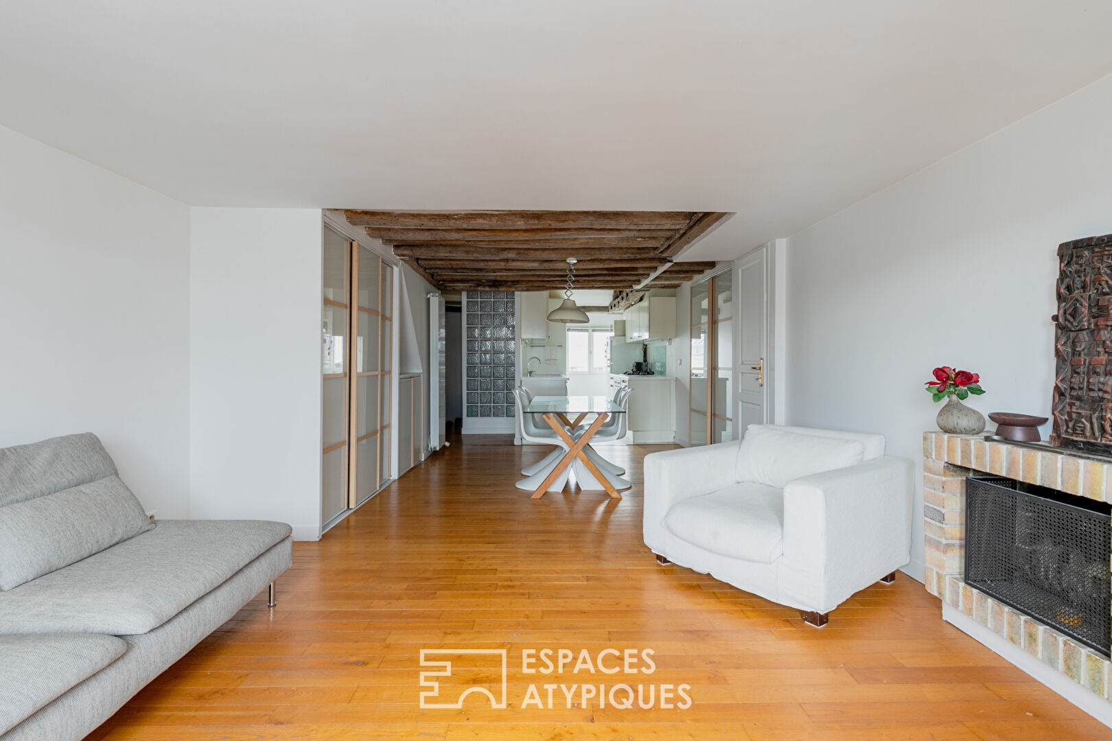 Photo Duplex en dernier étage sous les toits  au coeur du Haut Marais image 4/6