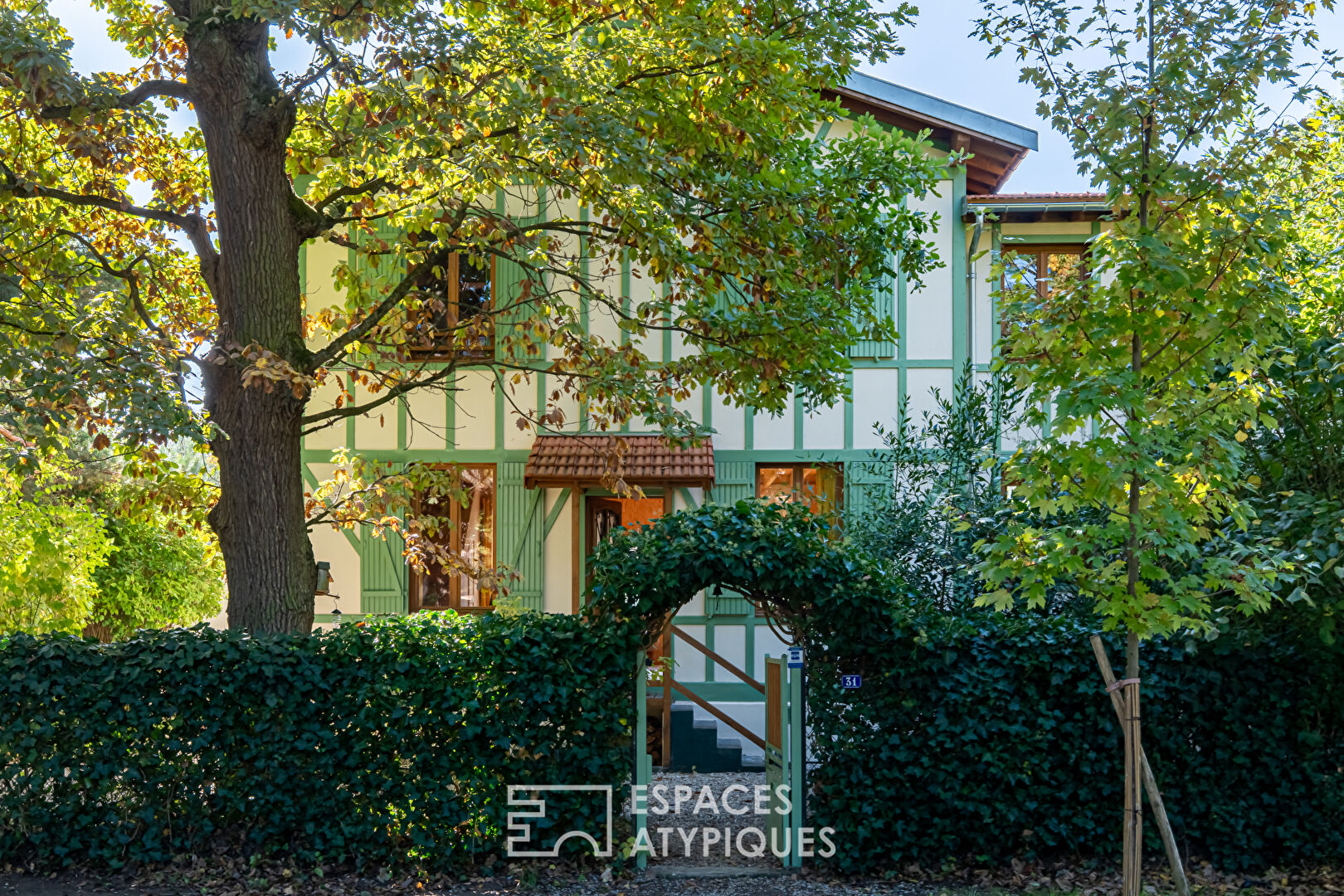 Photo Maison neuve à ossature bois style anglo-normand dans le parc de Maisons-Laffitte image 3/6