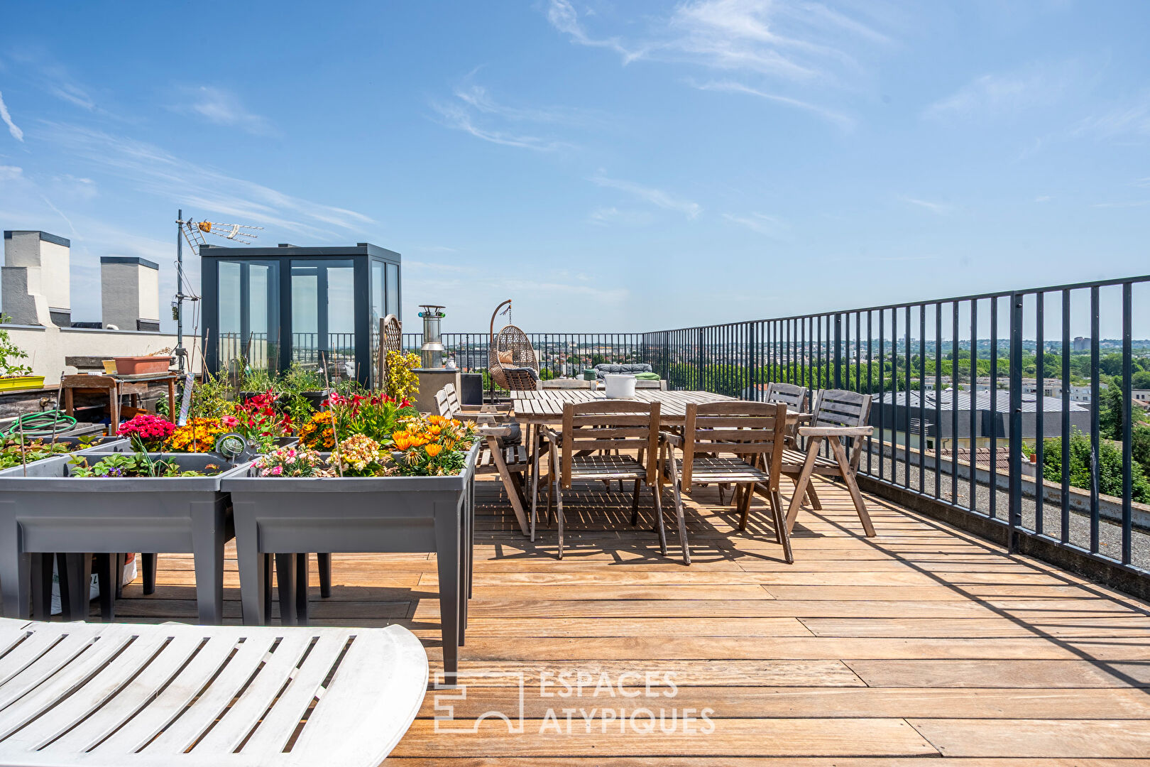 Photo Dernier étage avec rooftop et vue époustouflante image 3/6