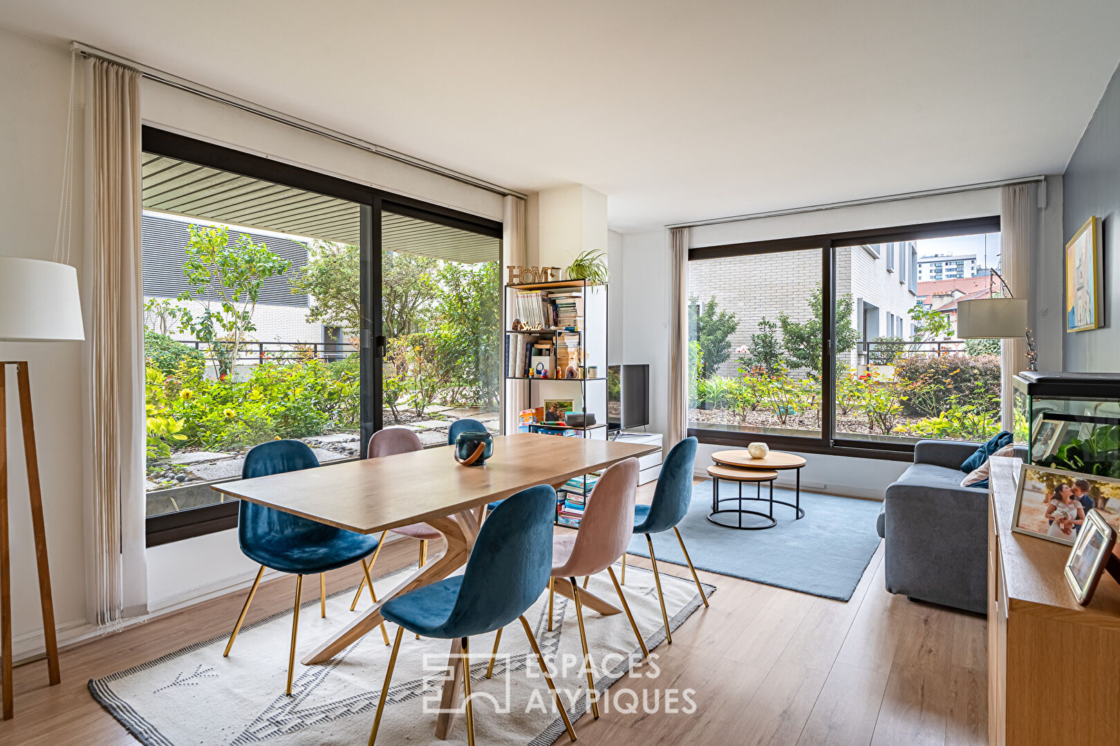 Rez-d'esplanade en hyper centre