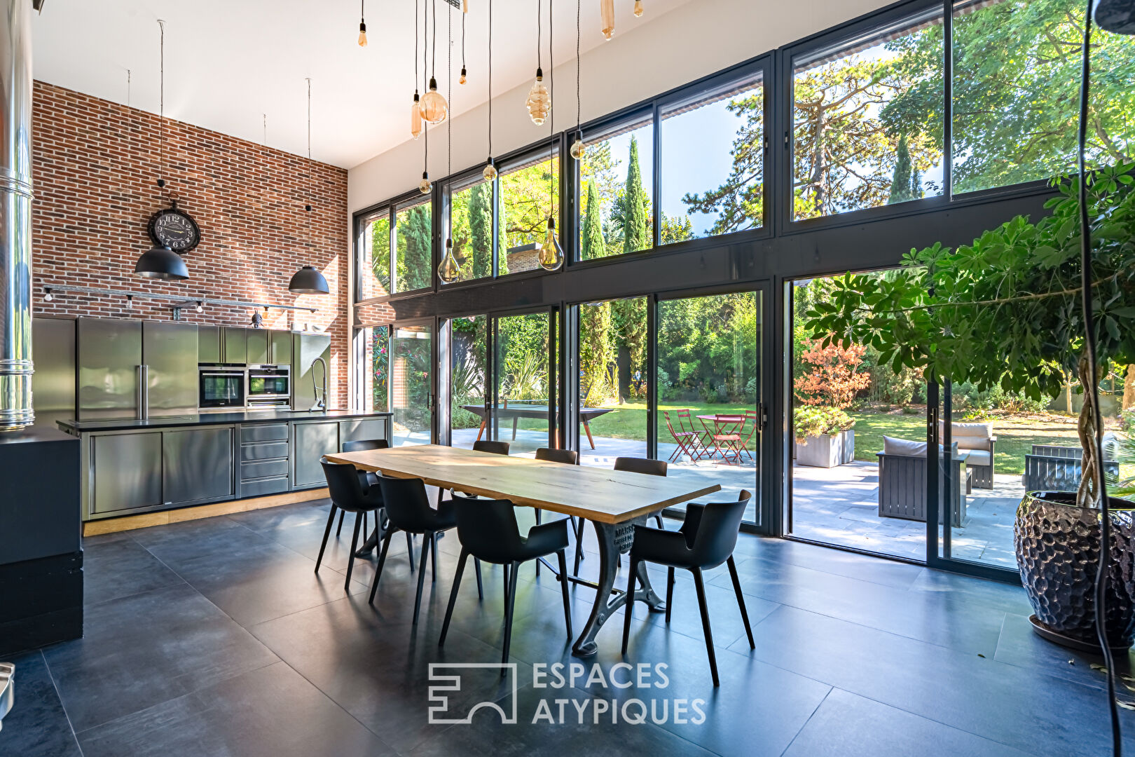 Propriété ossature bois au style industriel à Saint Cucufa Rueil-Malmaison