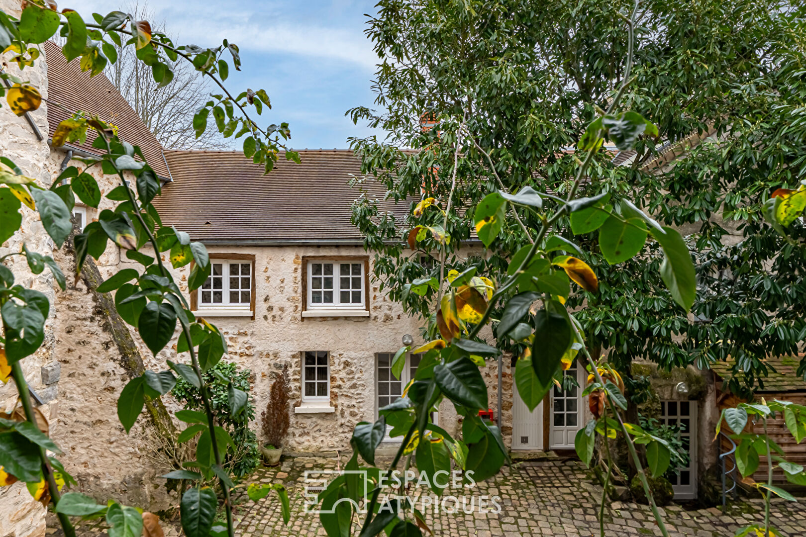 Agence immobilière de Espaces Atypiques Yvelines - ESPACES ATYPIQUES YVELINES