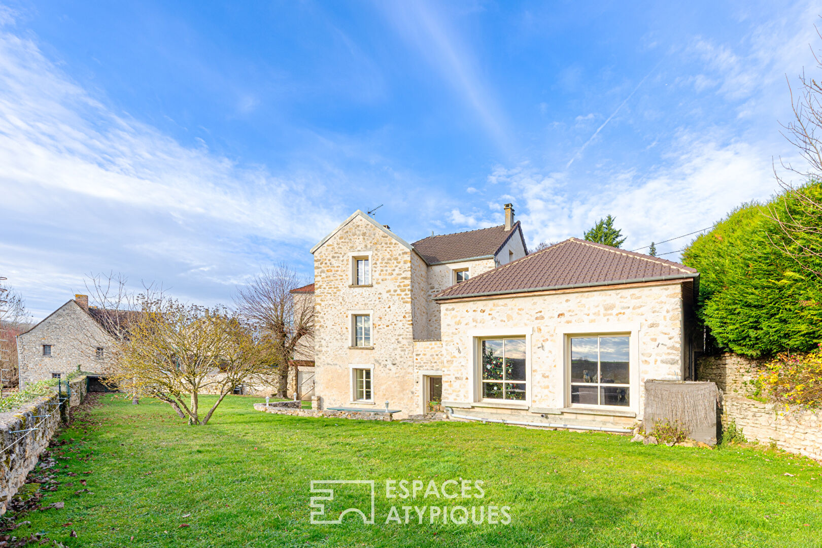 Agence immobilière de Espaces Atypiques Yvelines - ESPACES ATYPIQUES YVELINES