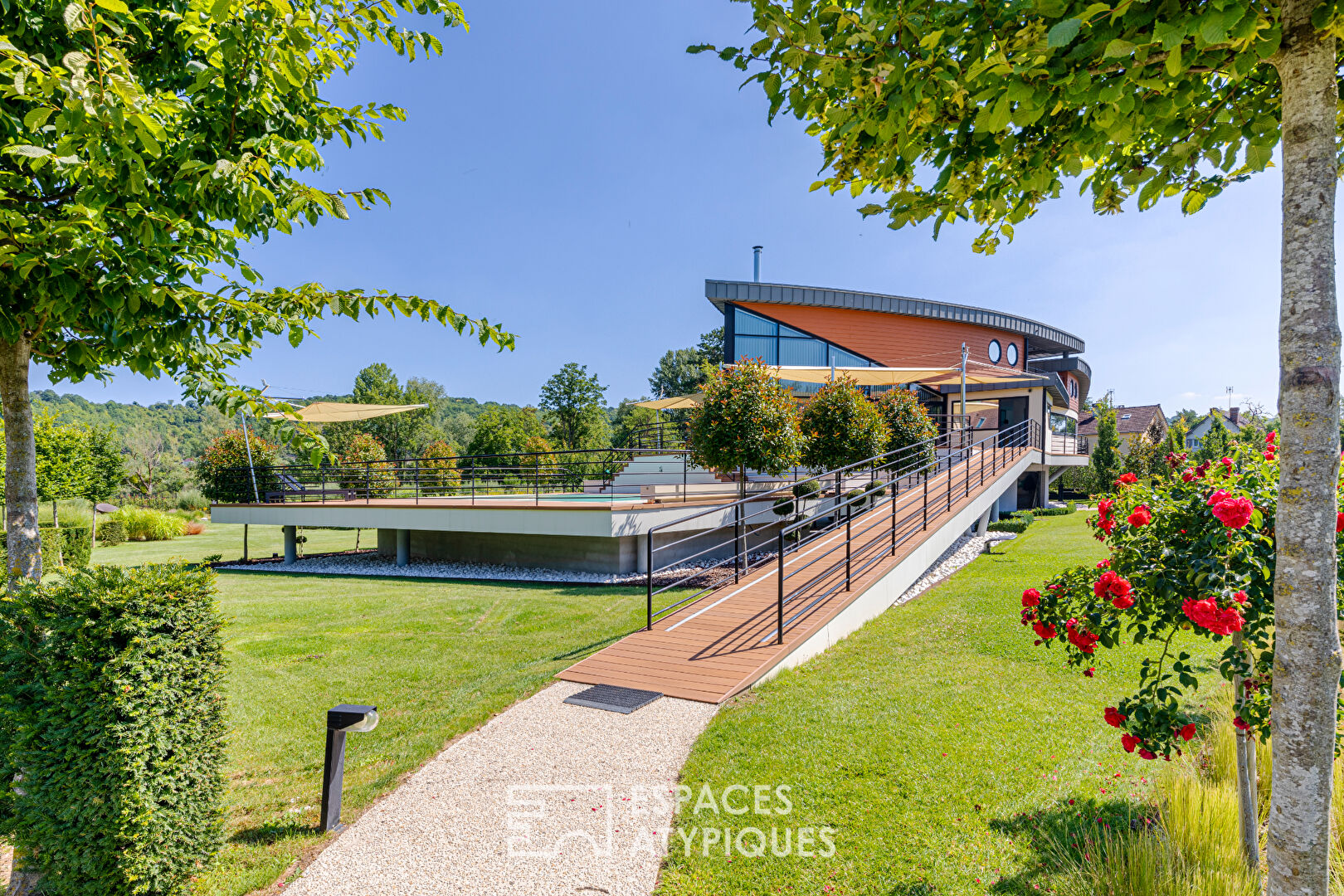 Agence immobilière de Espaces Atypiques Yvelines - ESPACES ATYPIQUES YVELINES