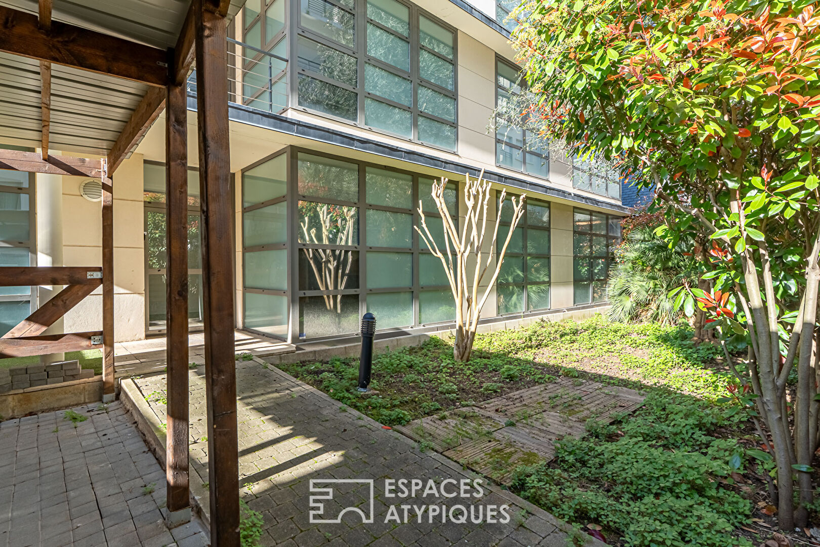 Agence immobilière de ESPACES ATYPIQUES Hauts de Seine