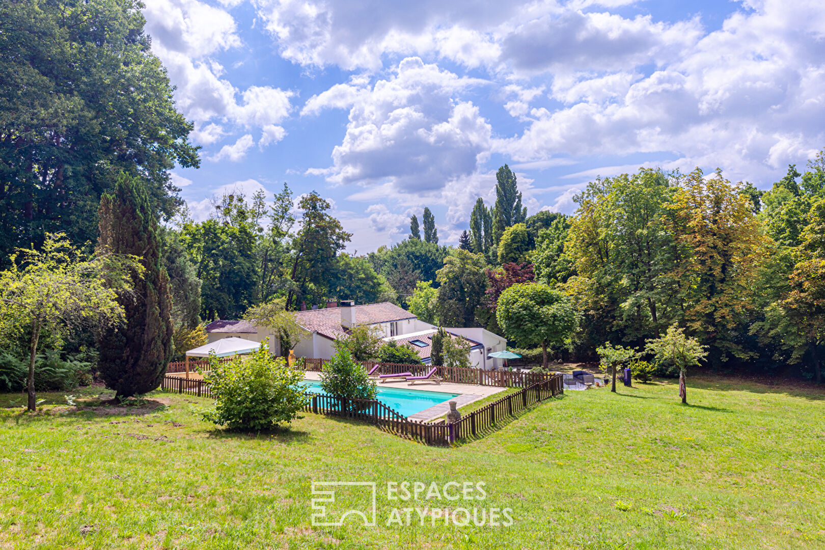 Agence immobilière de Espaces Atypiques Yvelines - ESPACES ATYPIQUES YVELINES