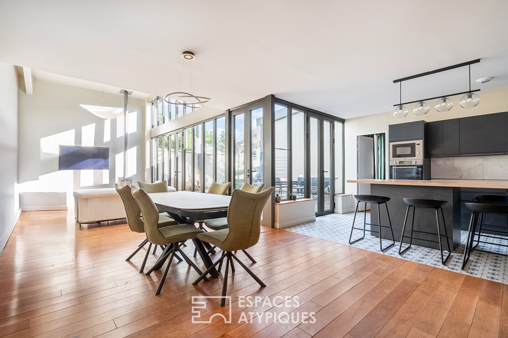 Agence immobilière de ESPACES ATYPIQUES VAL DE MARNE