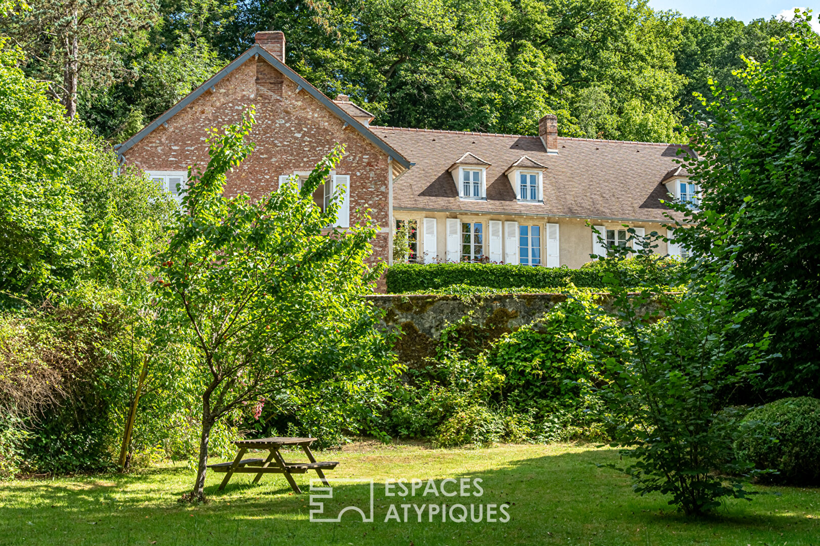 Agence immobilière de Espaces Atypiques Yvelines - ESPACES ATYPIQUES YVELINES