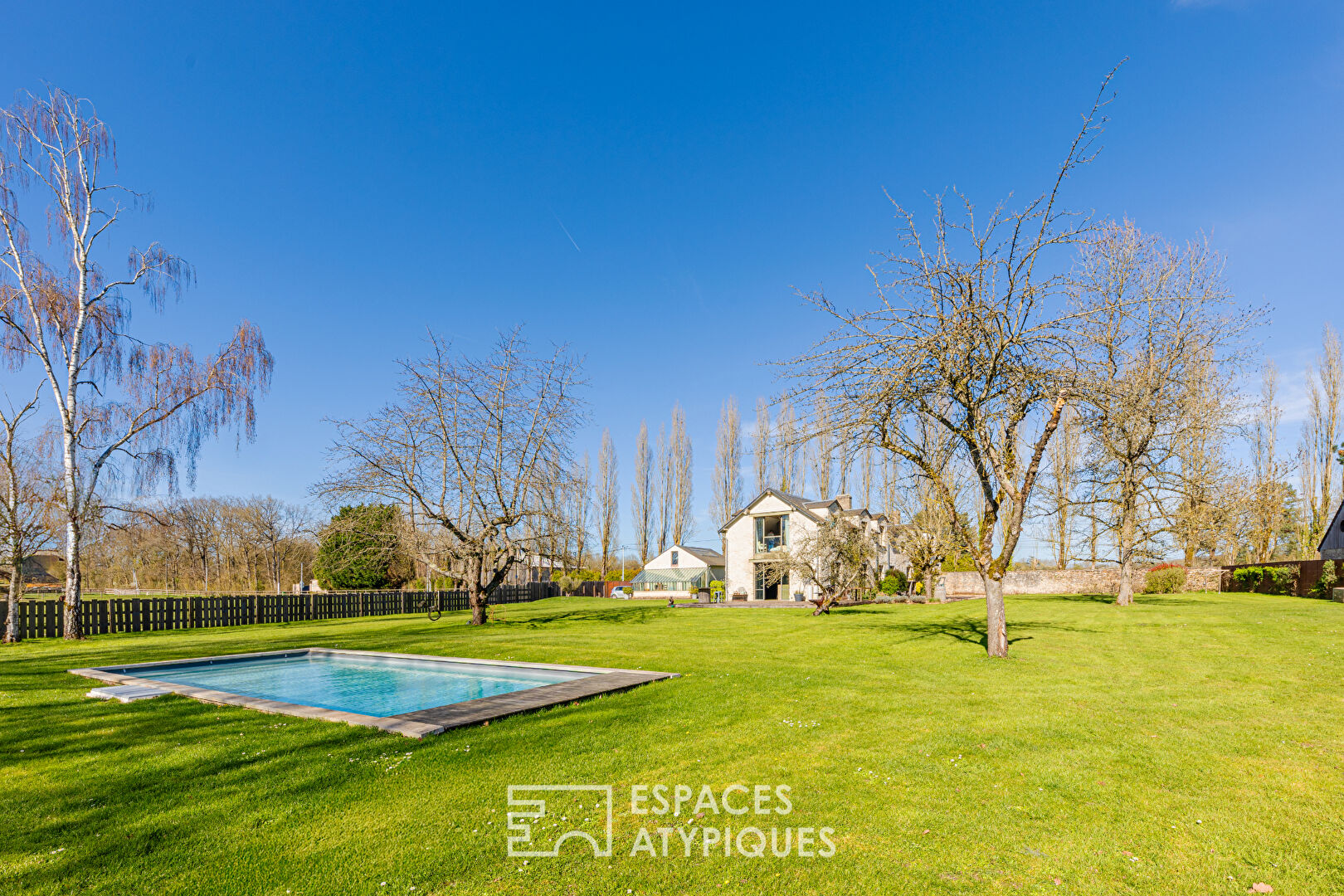 Agence immobilière de Espaces Atypiques Yvelines - ESPACES ATYPIQUES YVELINES