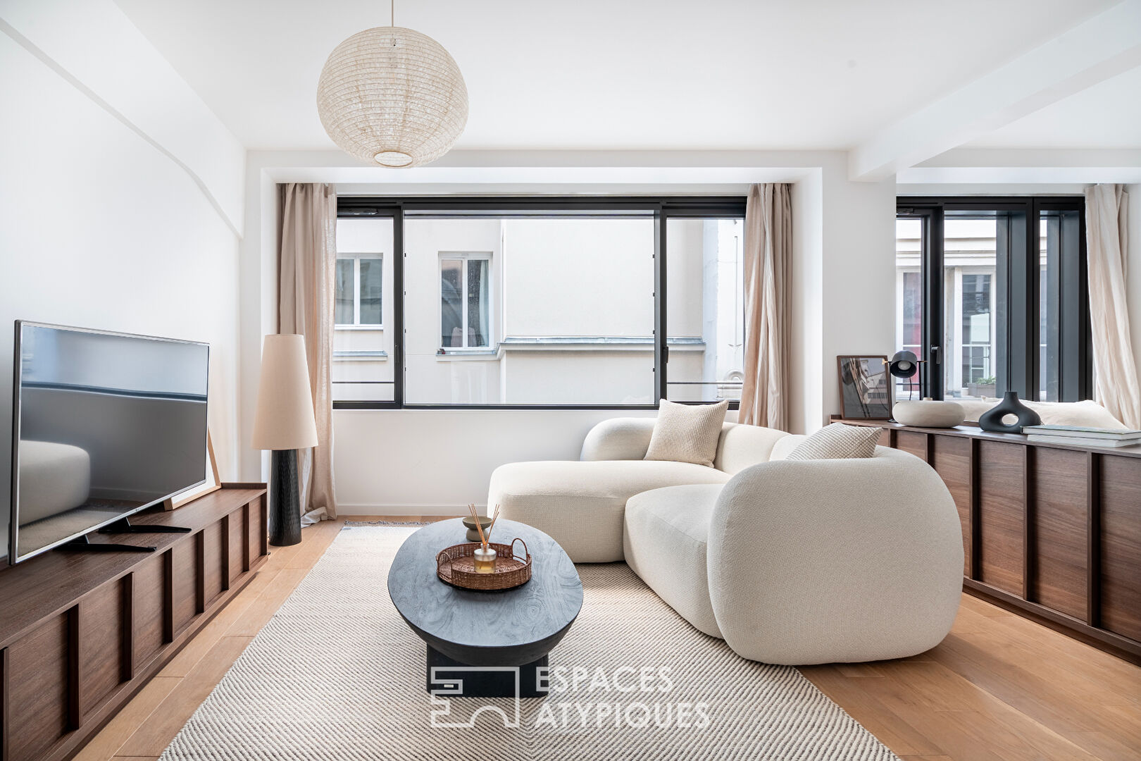 Agence immobilière de ESPACES ATYPIQUES PARIS